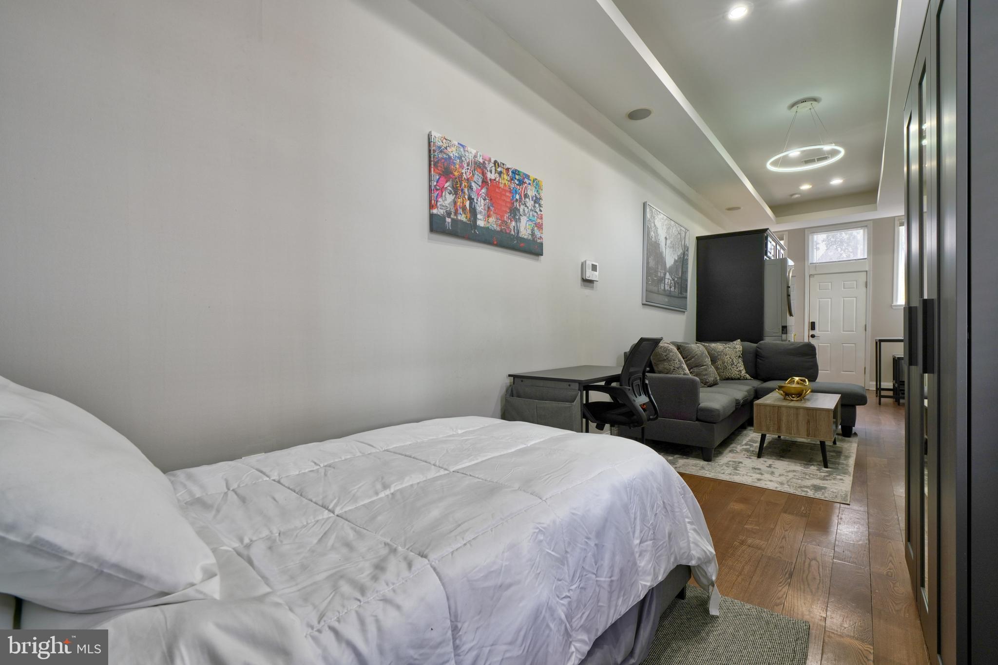 BROADWAY EAST - Residential