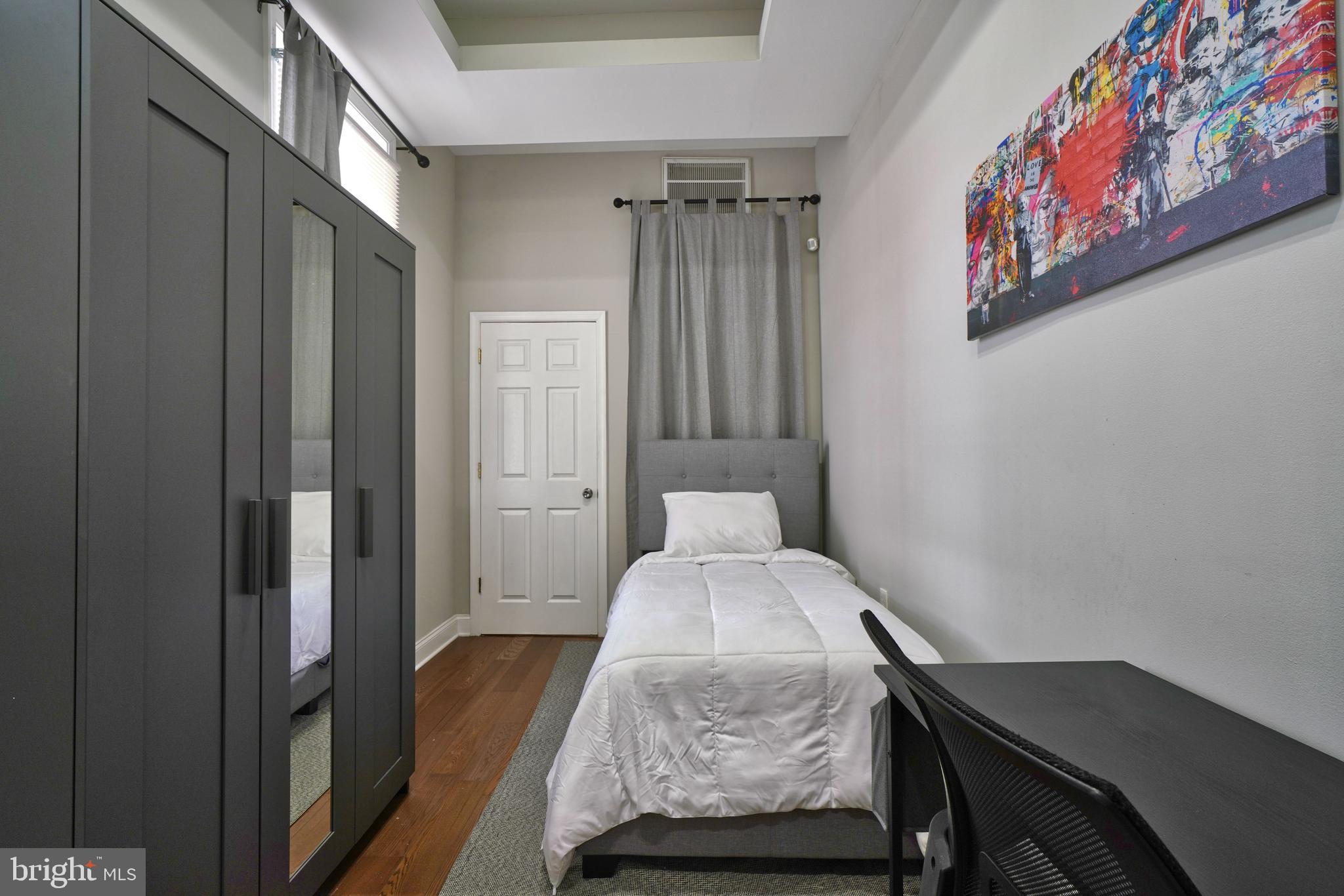 BROADWAY EAST - Residential