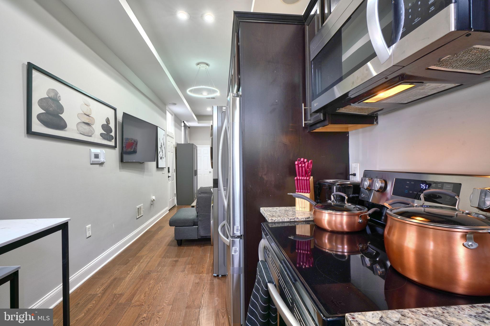 BROADWAY EAST - Residential