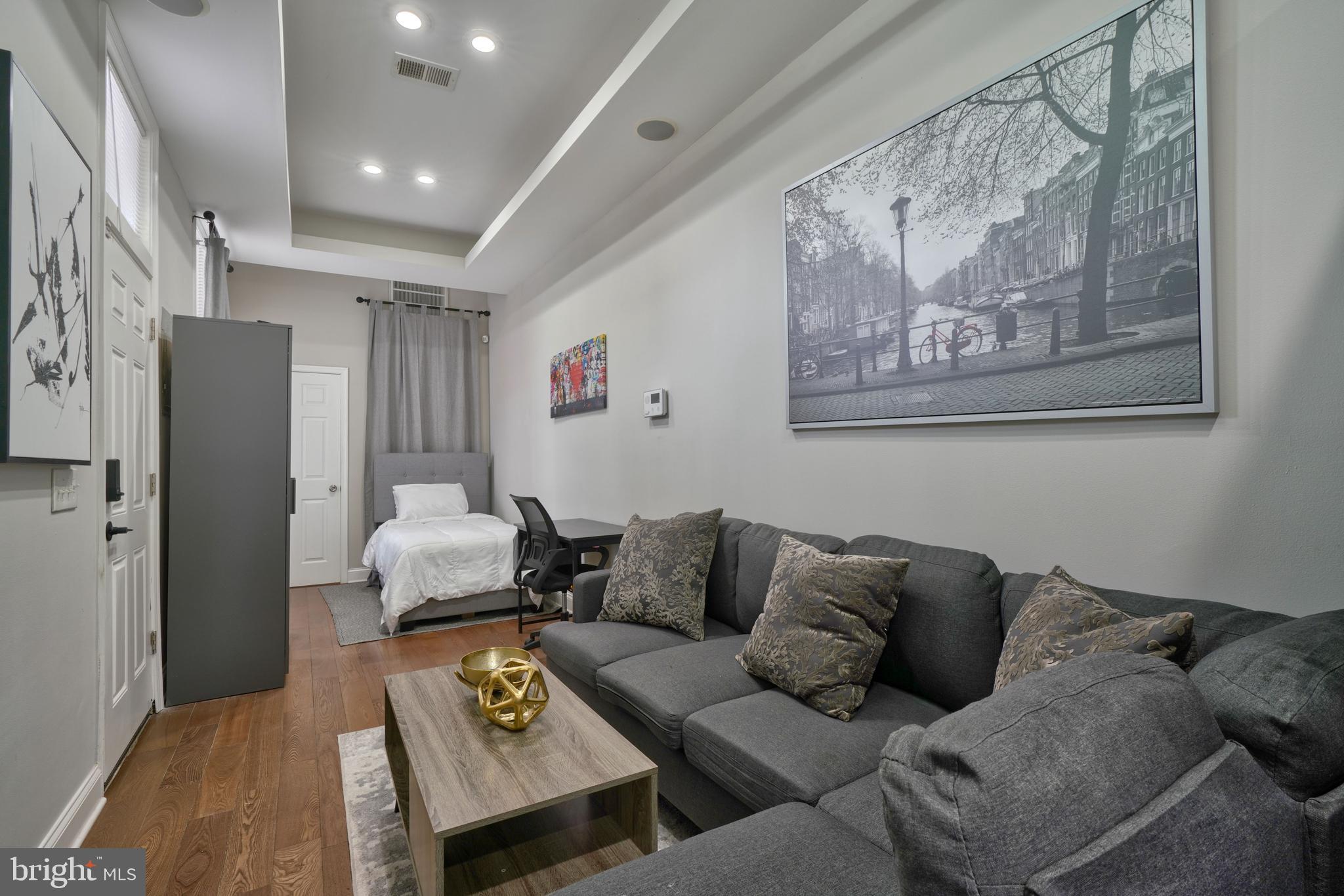 BROADWAY EAST - Residential