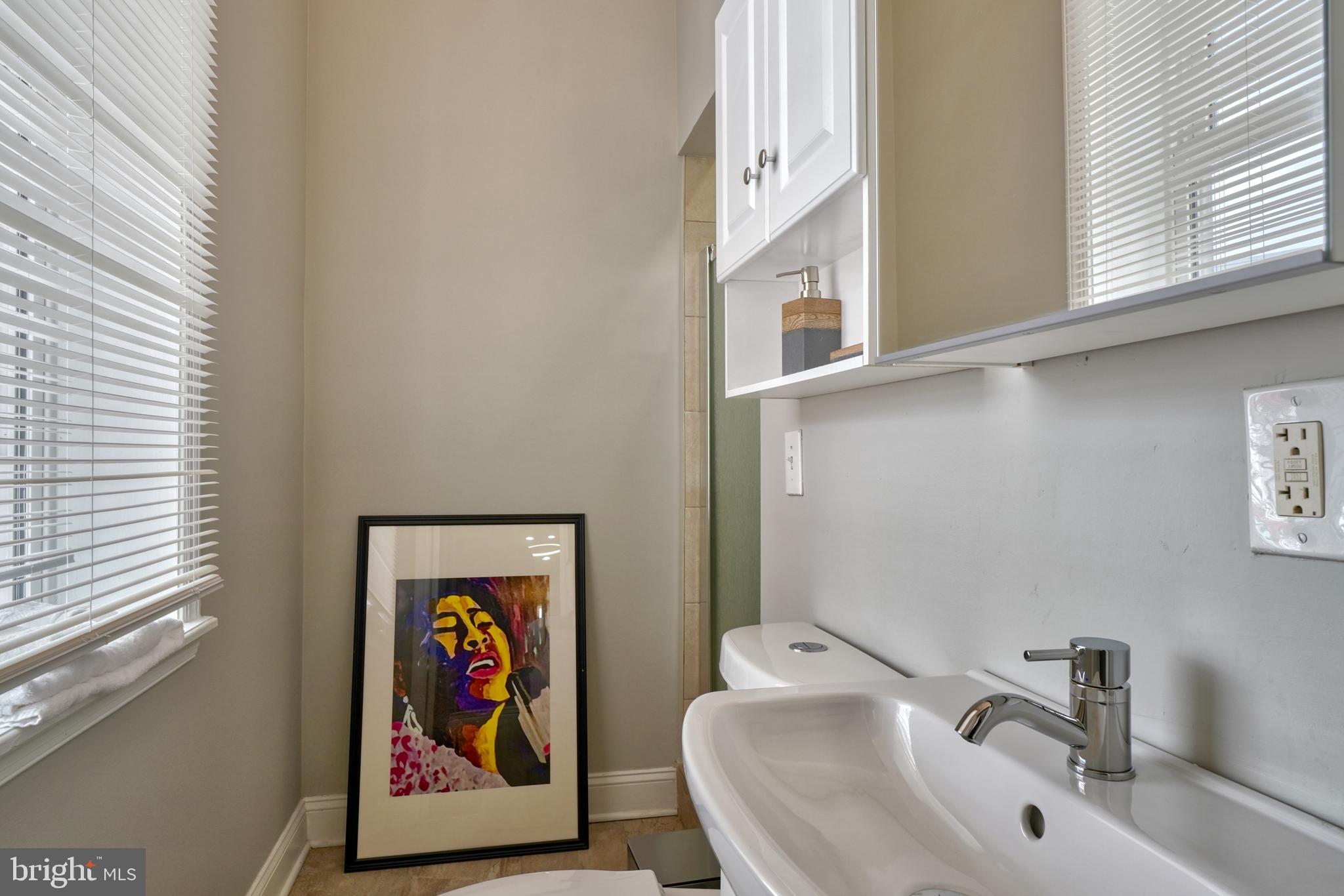 BROADWAY EAST - Residential