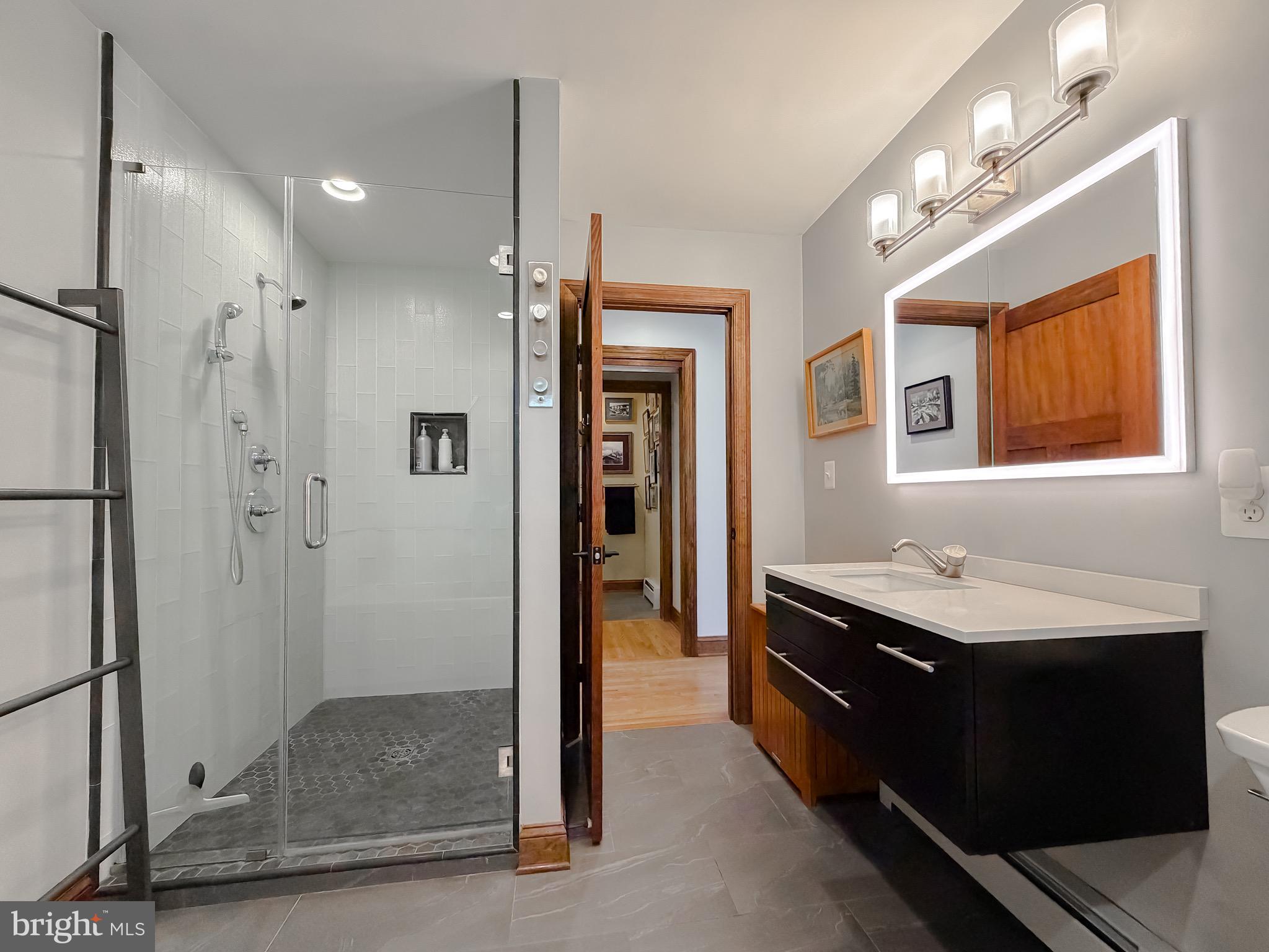 LONG BEACH - Residential