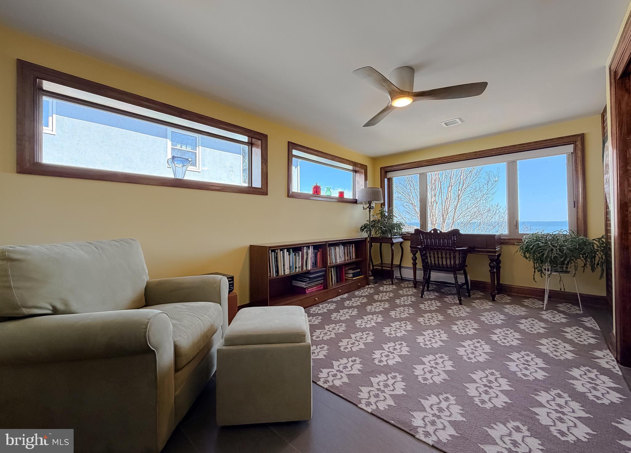 LONG BEACH - Residential