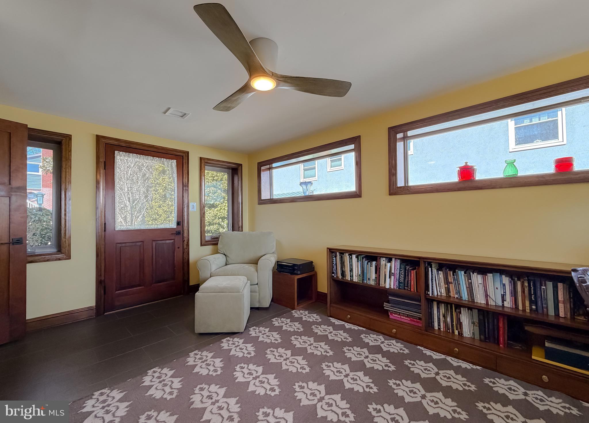 LONG BEACH - Residential