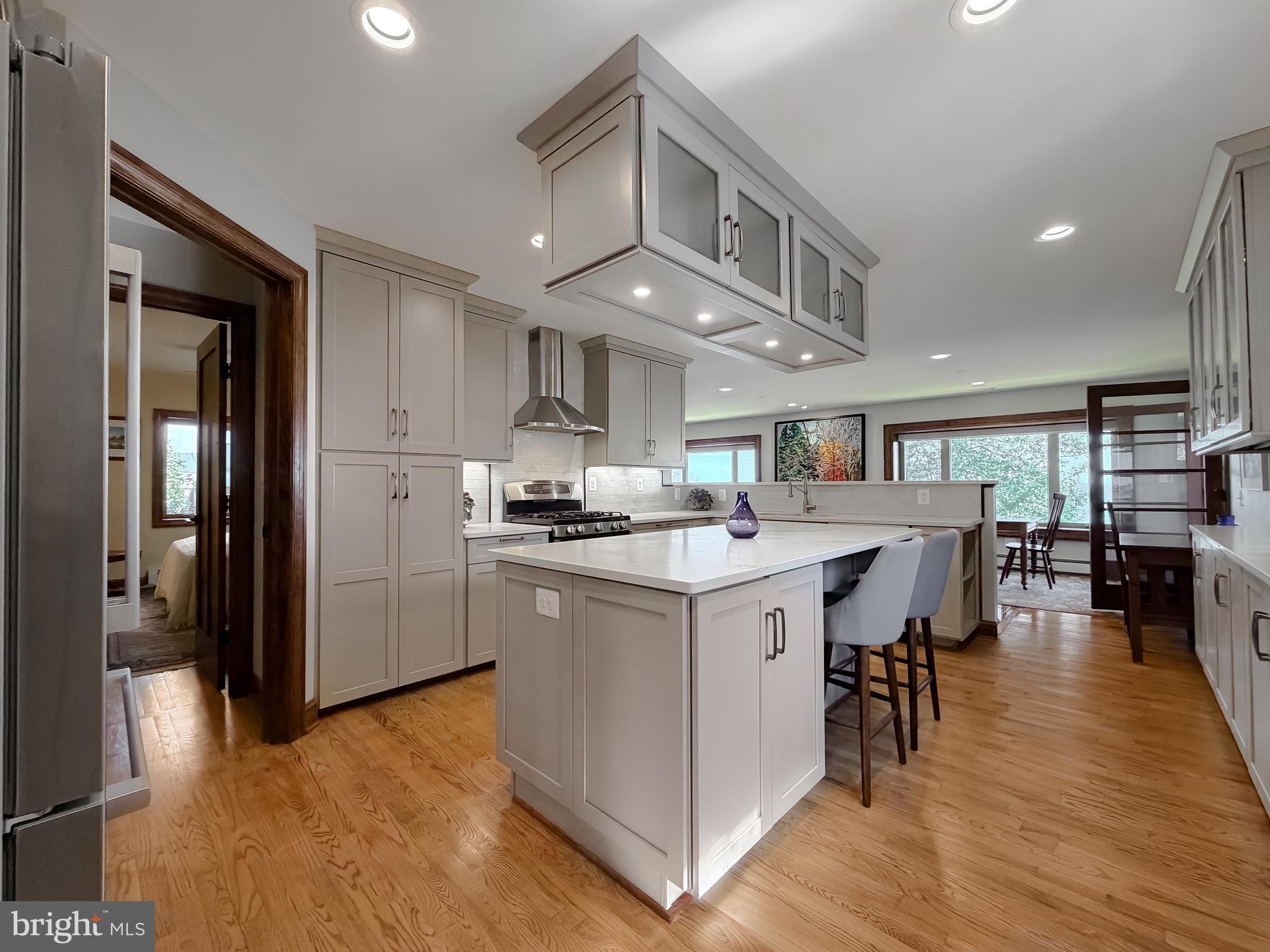 LONG BEACH - Residential