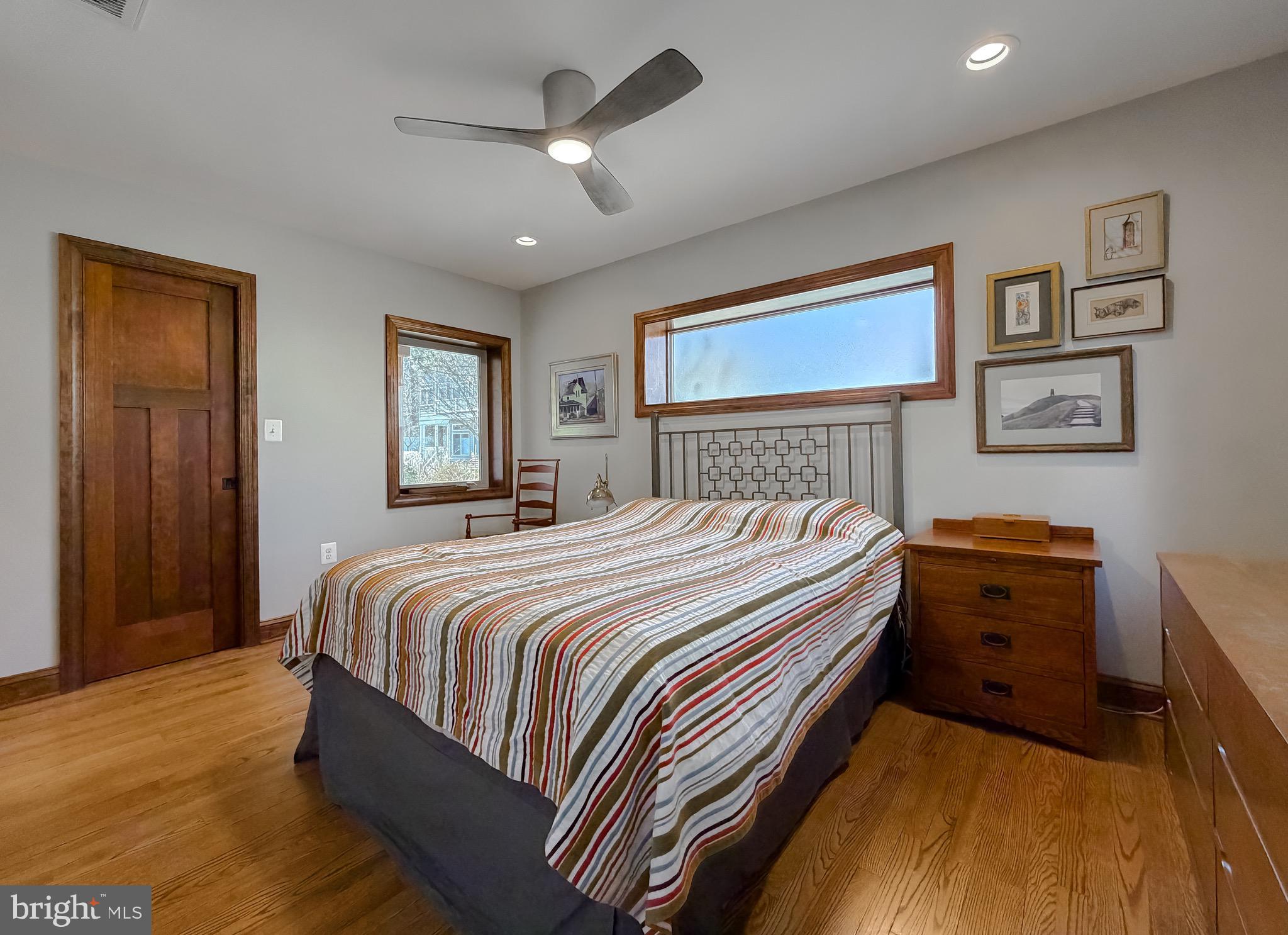 LONG BEACH - Residential