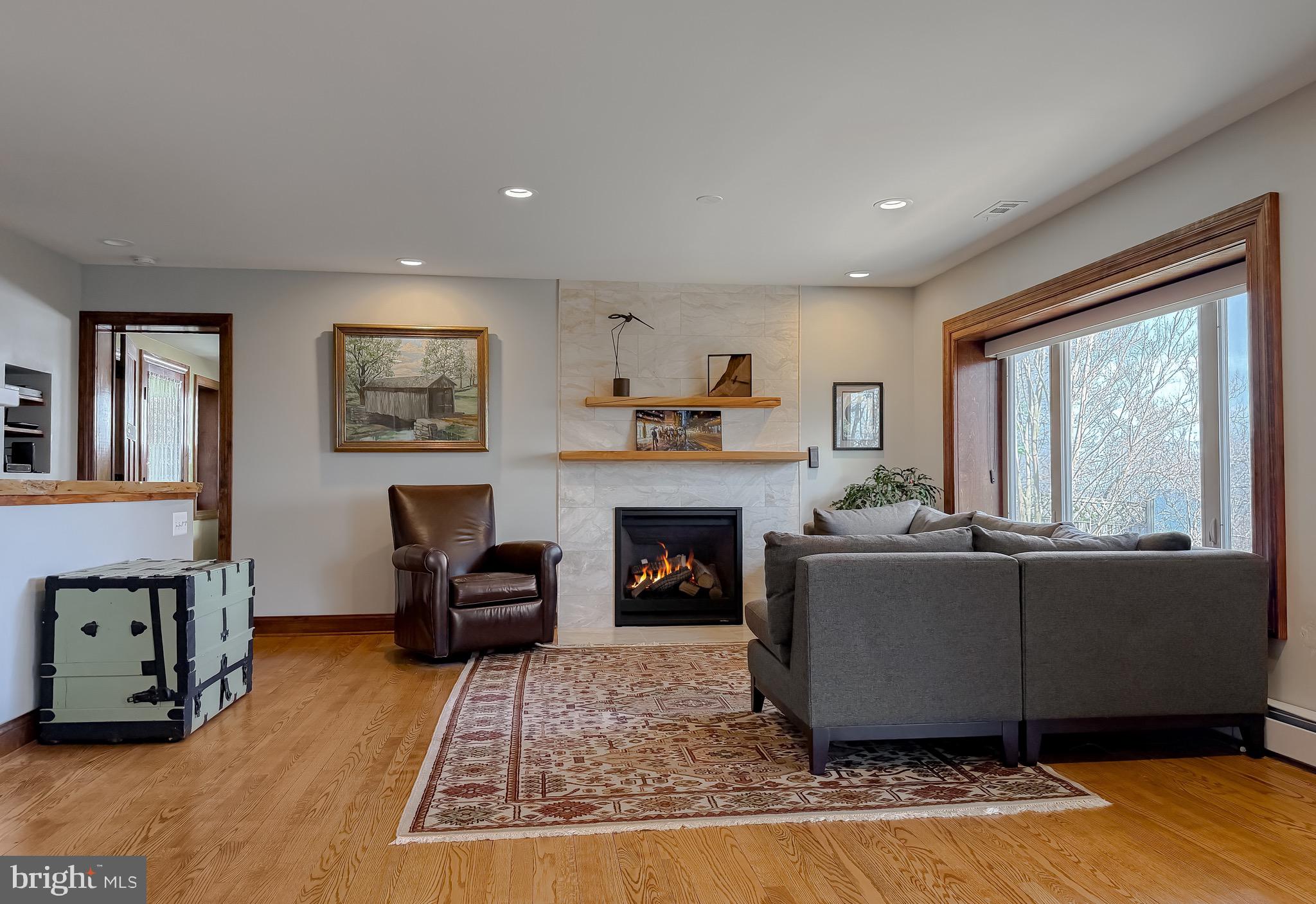 LONG BEACH - Residential