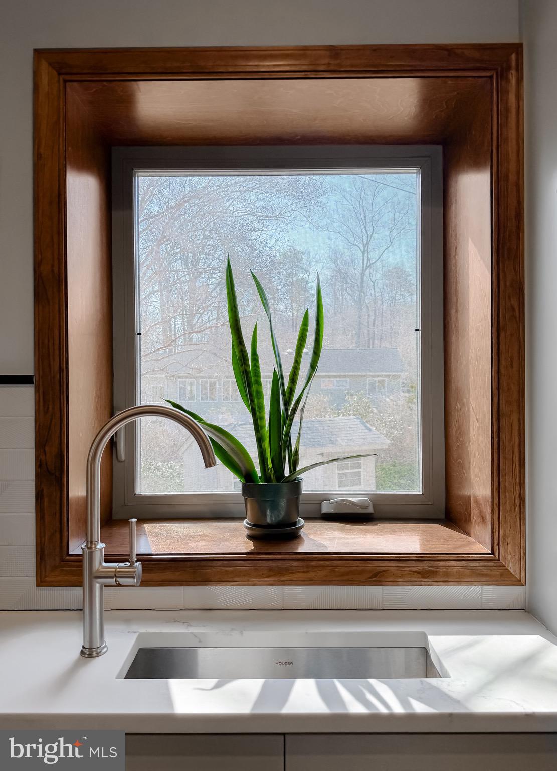 LONG BEACH - Residential