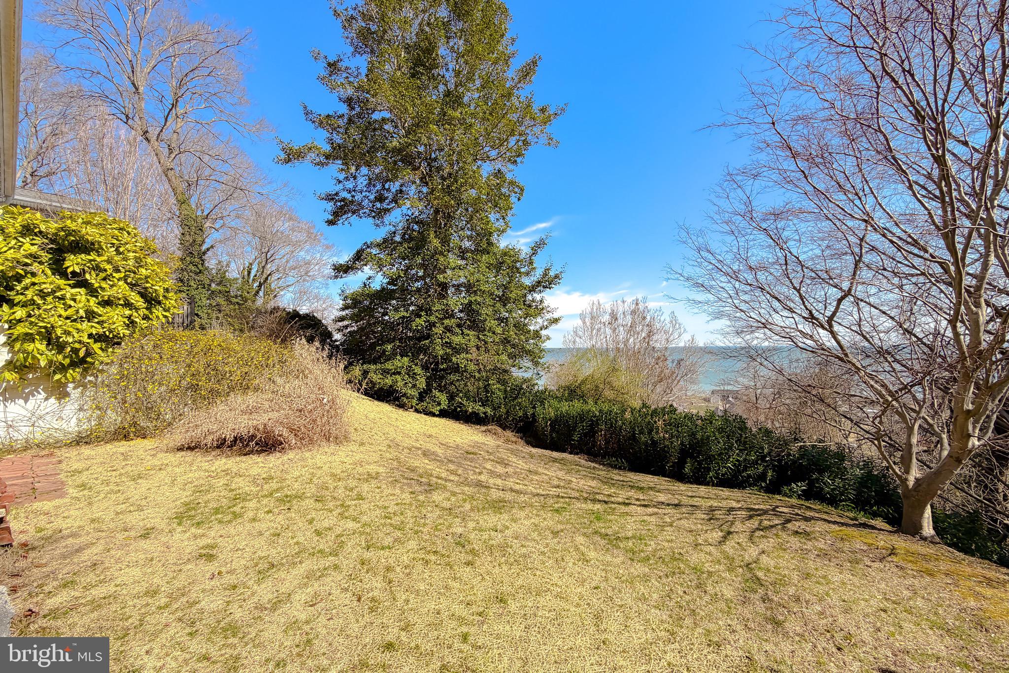 LONG BEACH - Residential