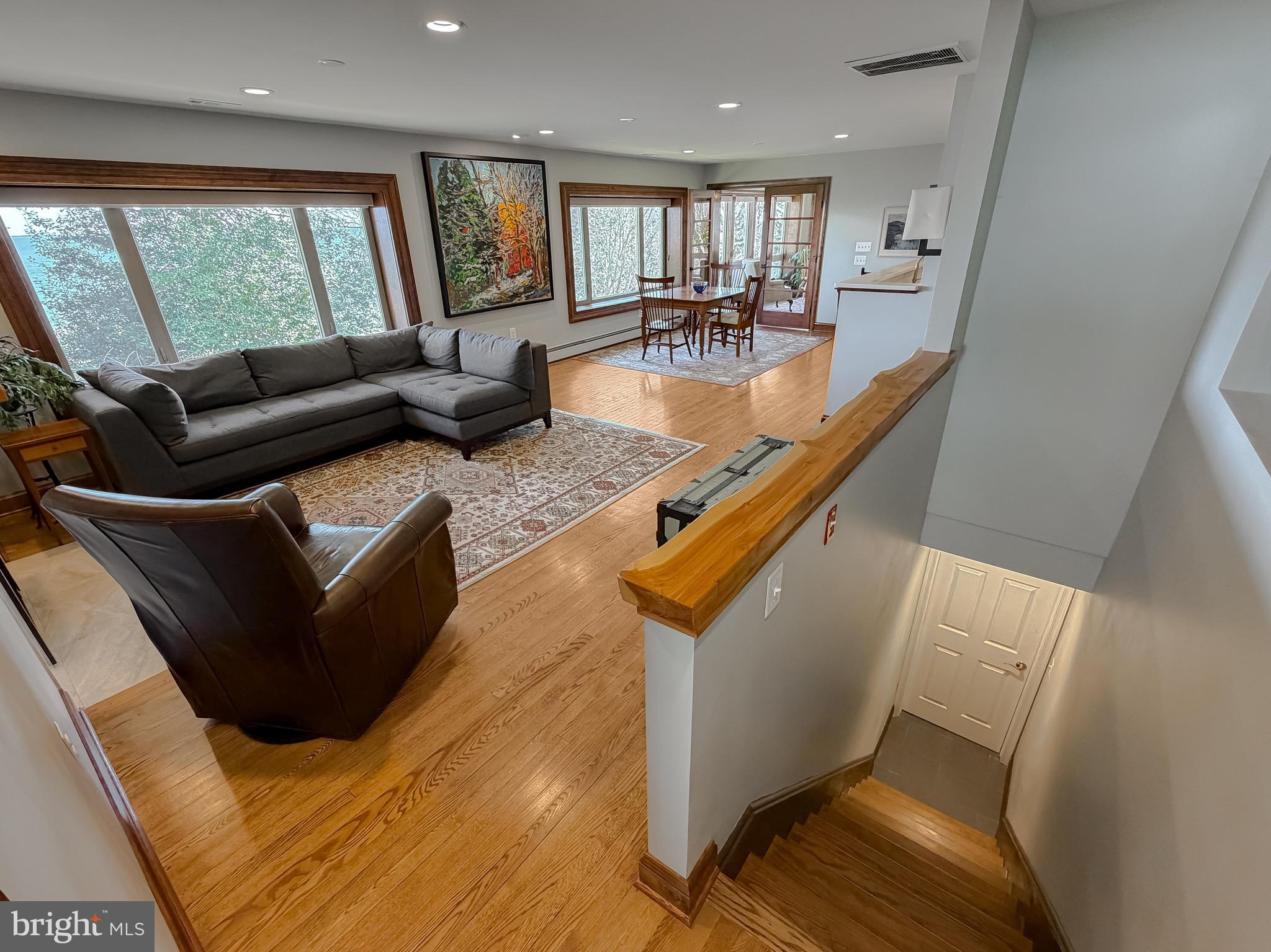 LONG BEACH - Residential