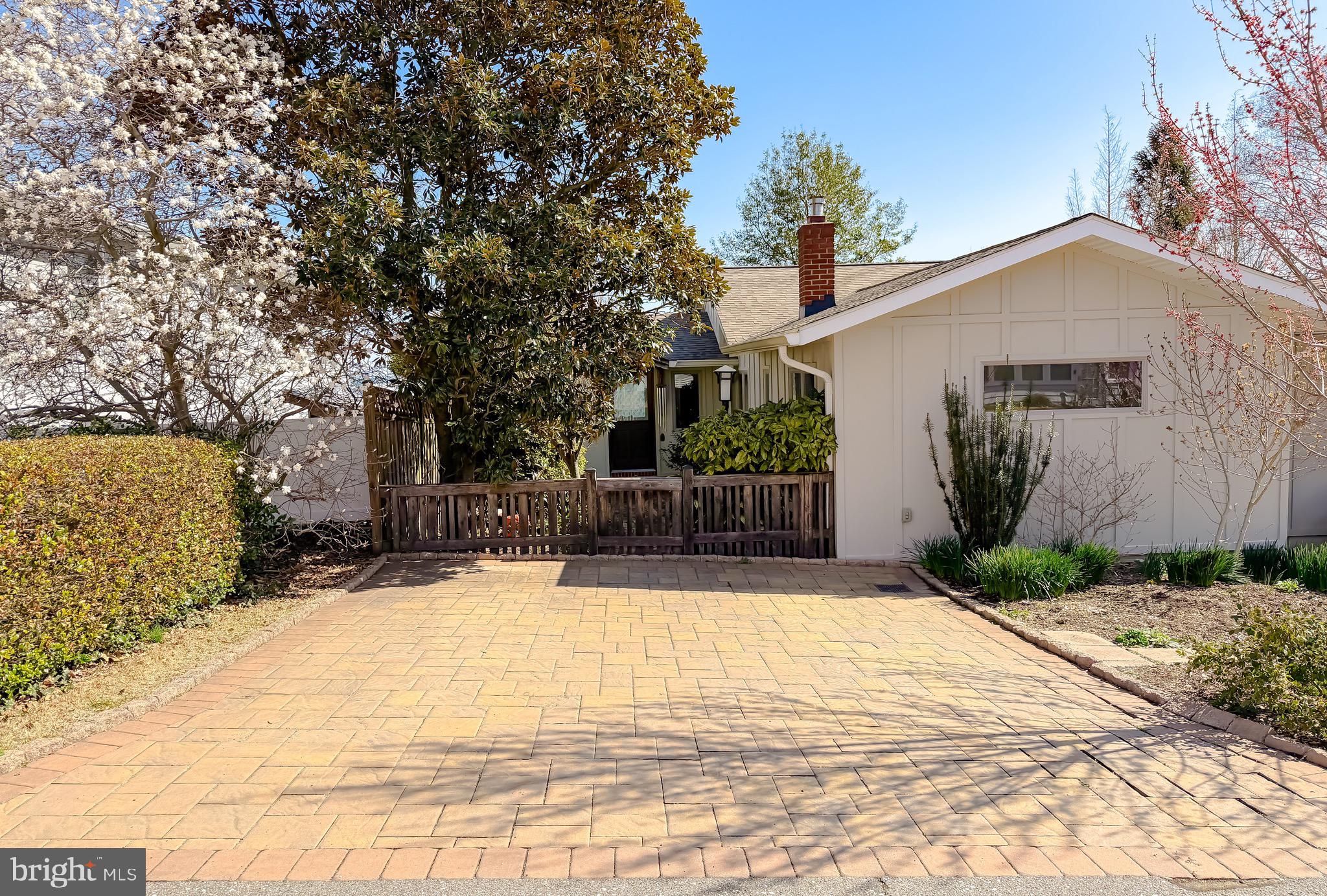 LONG BEACH - Residential