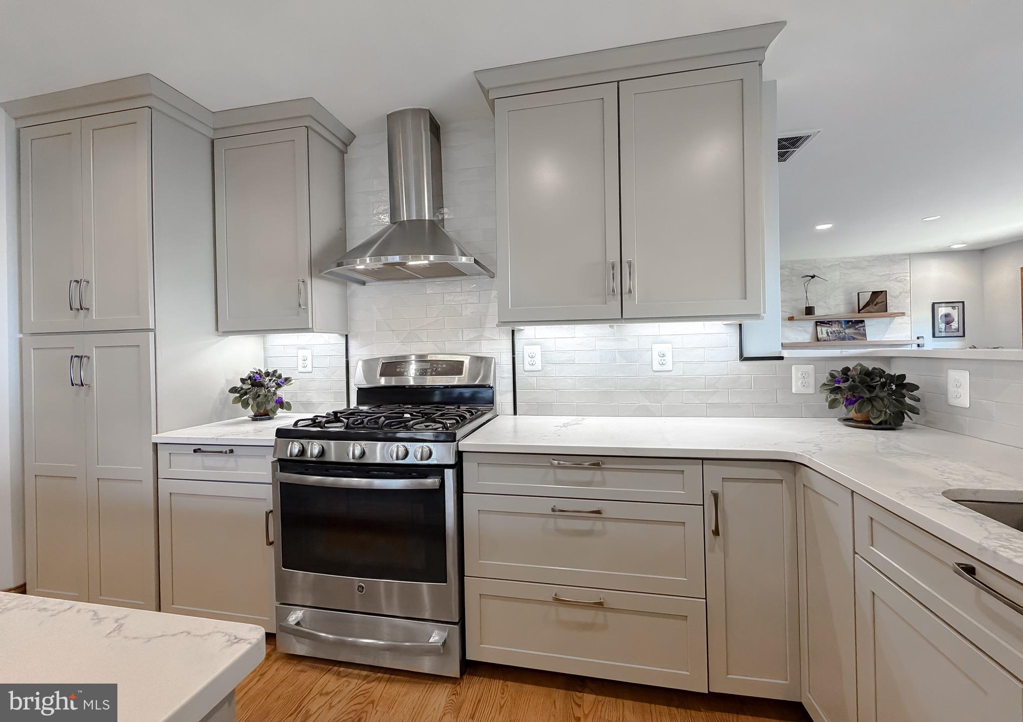 LONG BEACH - Residential