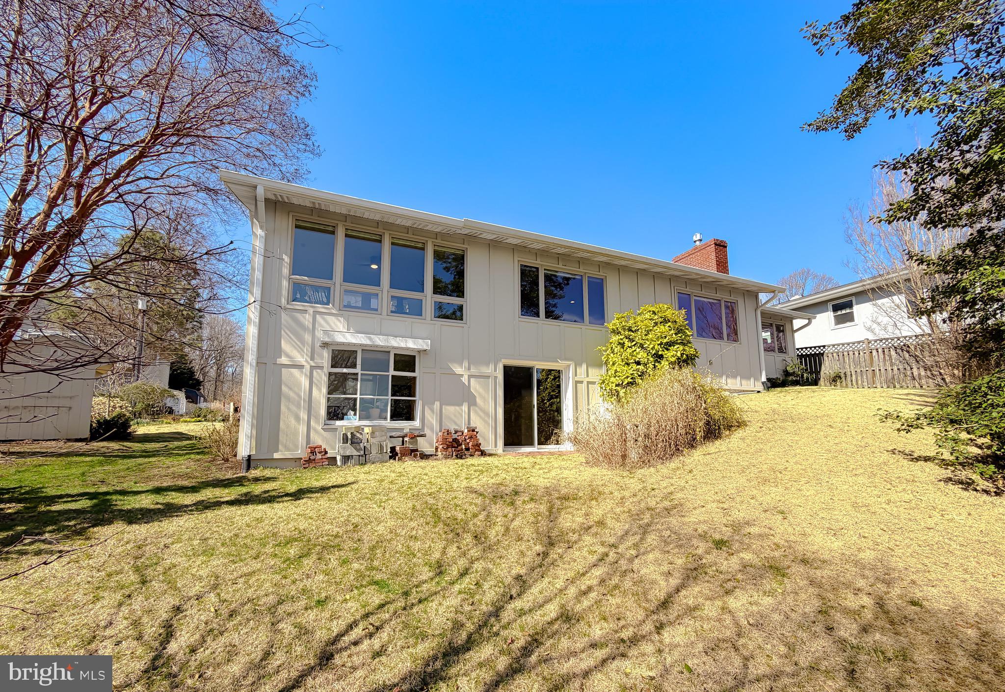 LONG BEACH - Residential