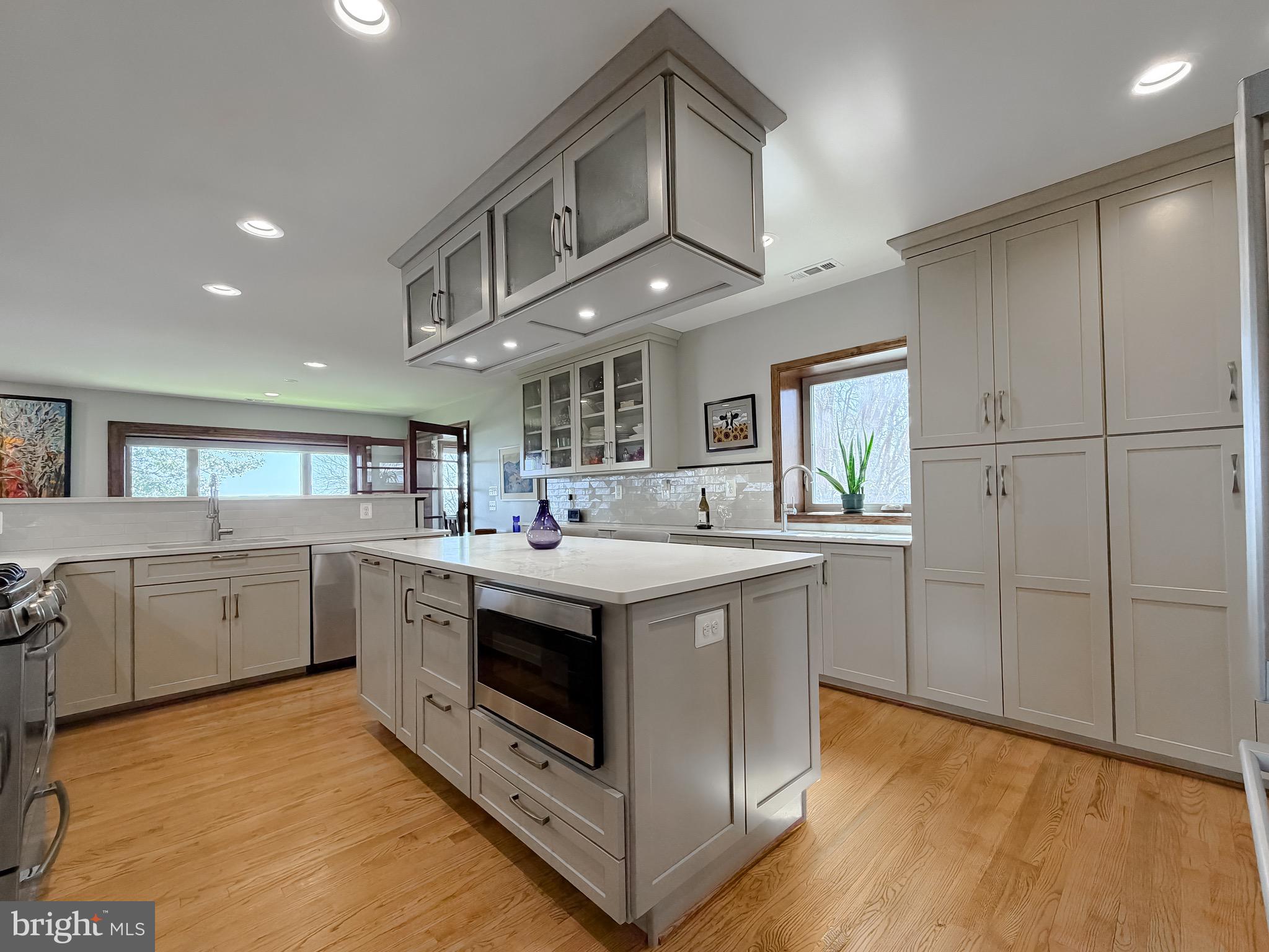 LONG BEACH - Residential