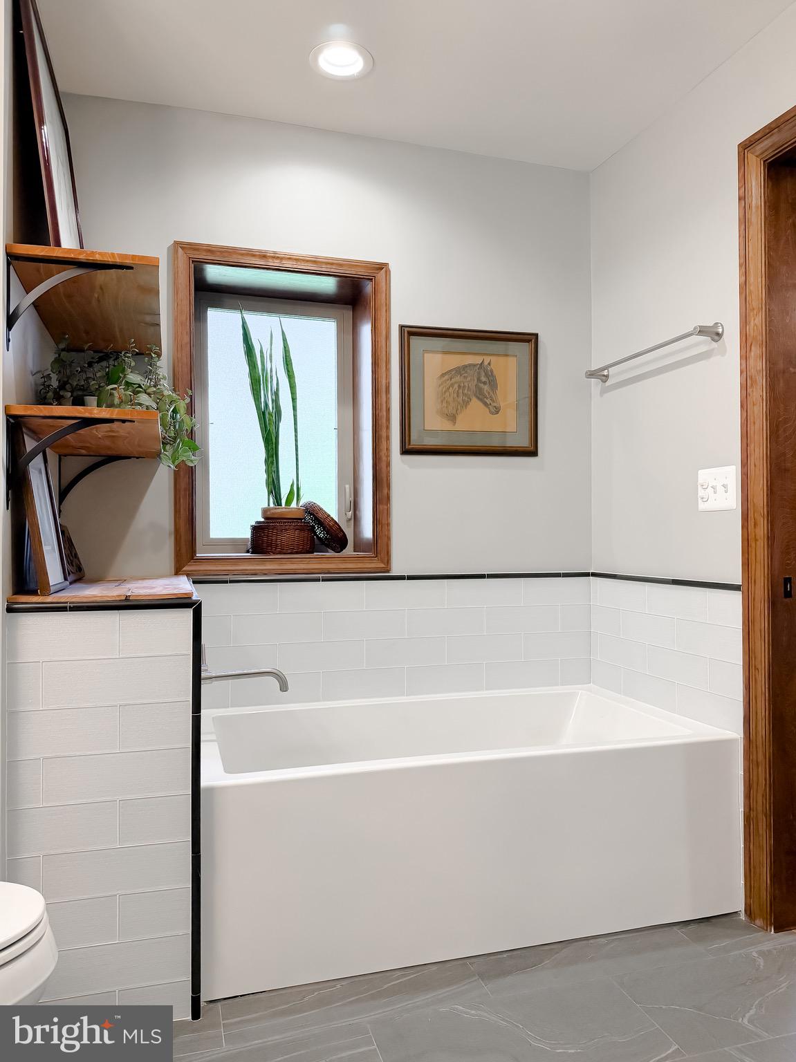 LONG BEACH - Residential