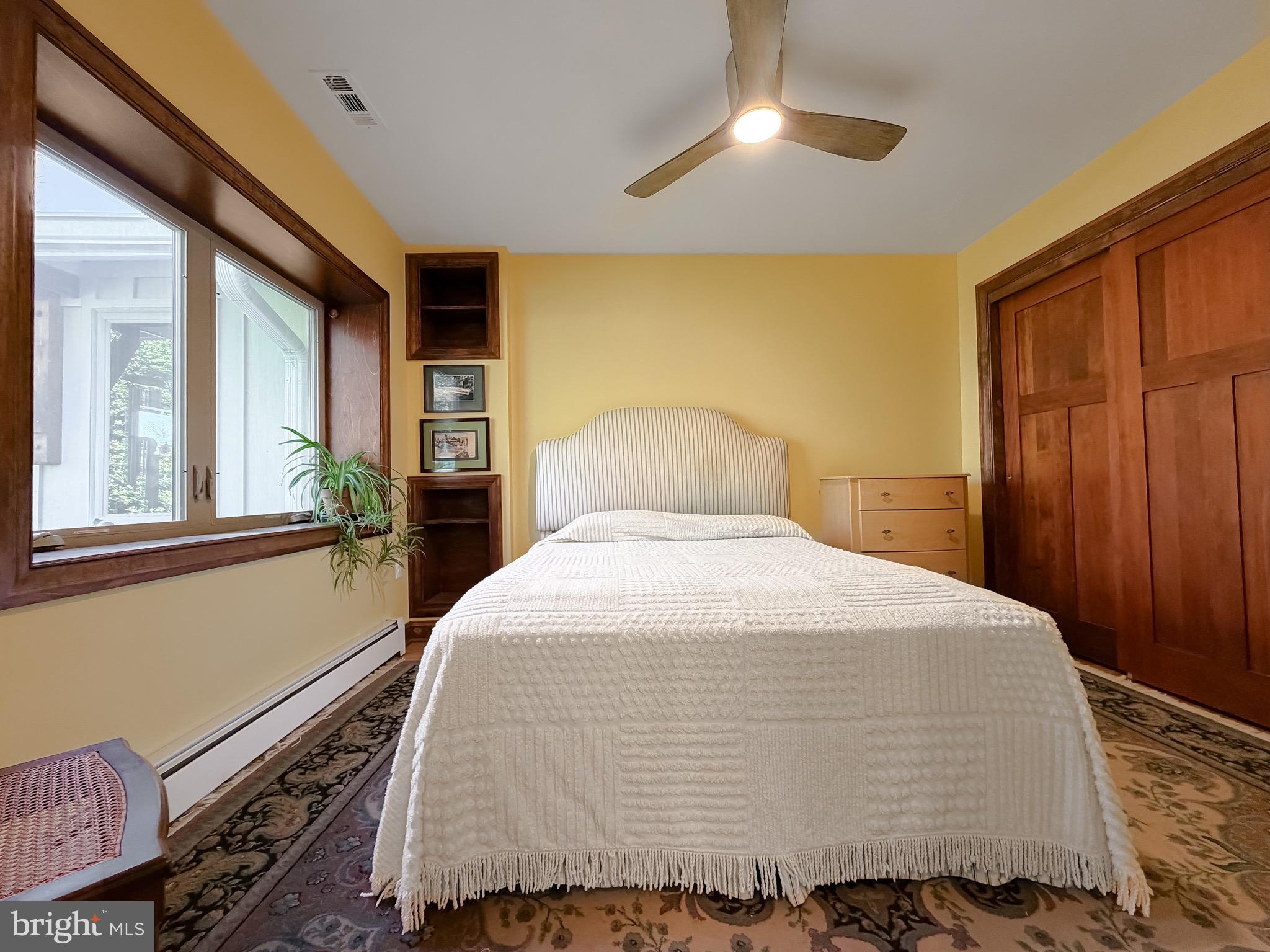 LONG BEACH - Residential