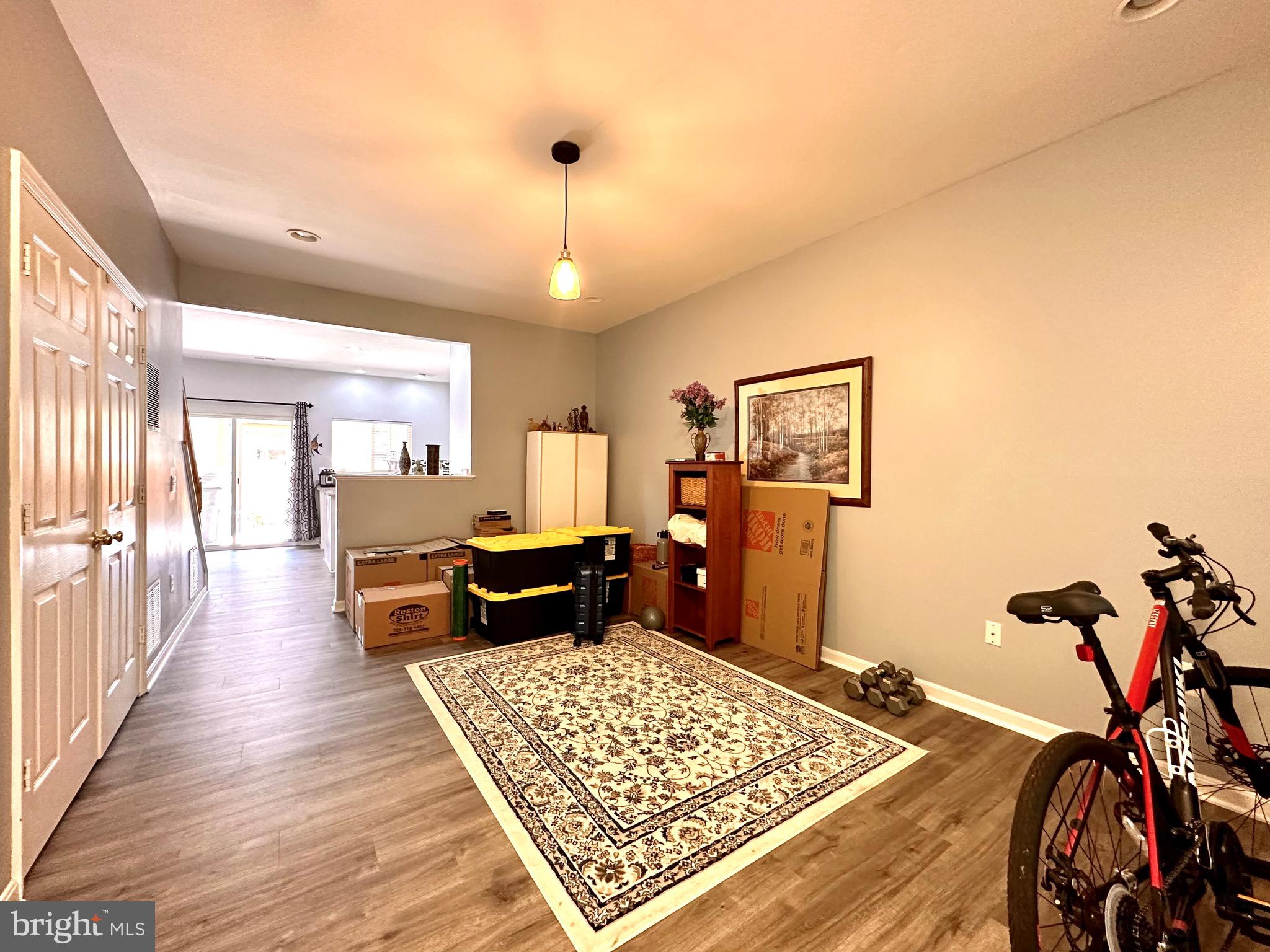 MCNAIR FARMS LANDBAY - Residential Lease