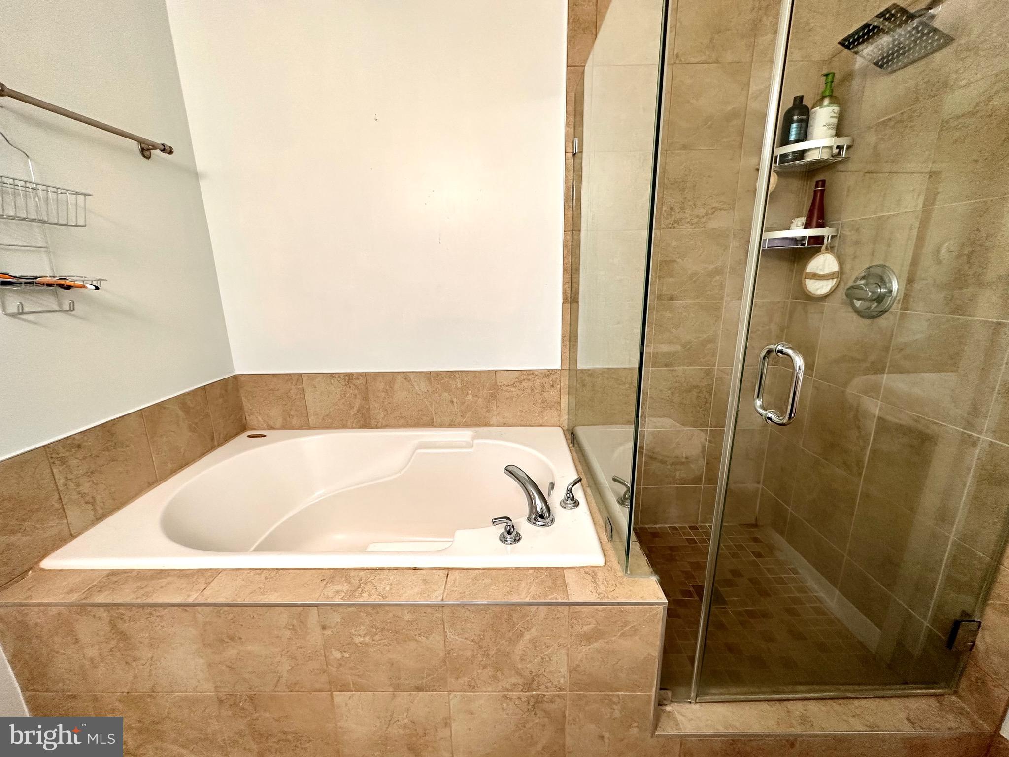 MCNAIR FARMS LANDBAY - Residential Lease