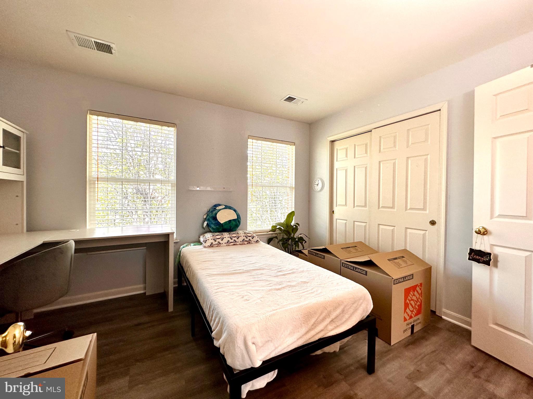 MCNAIR FARMS LANDBAY - Residential Lease