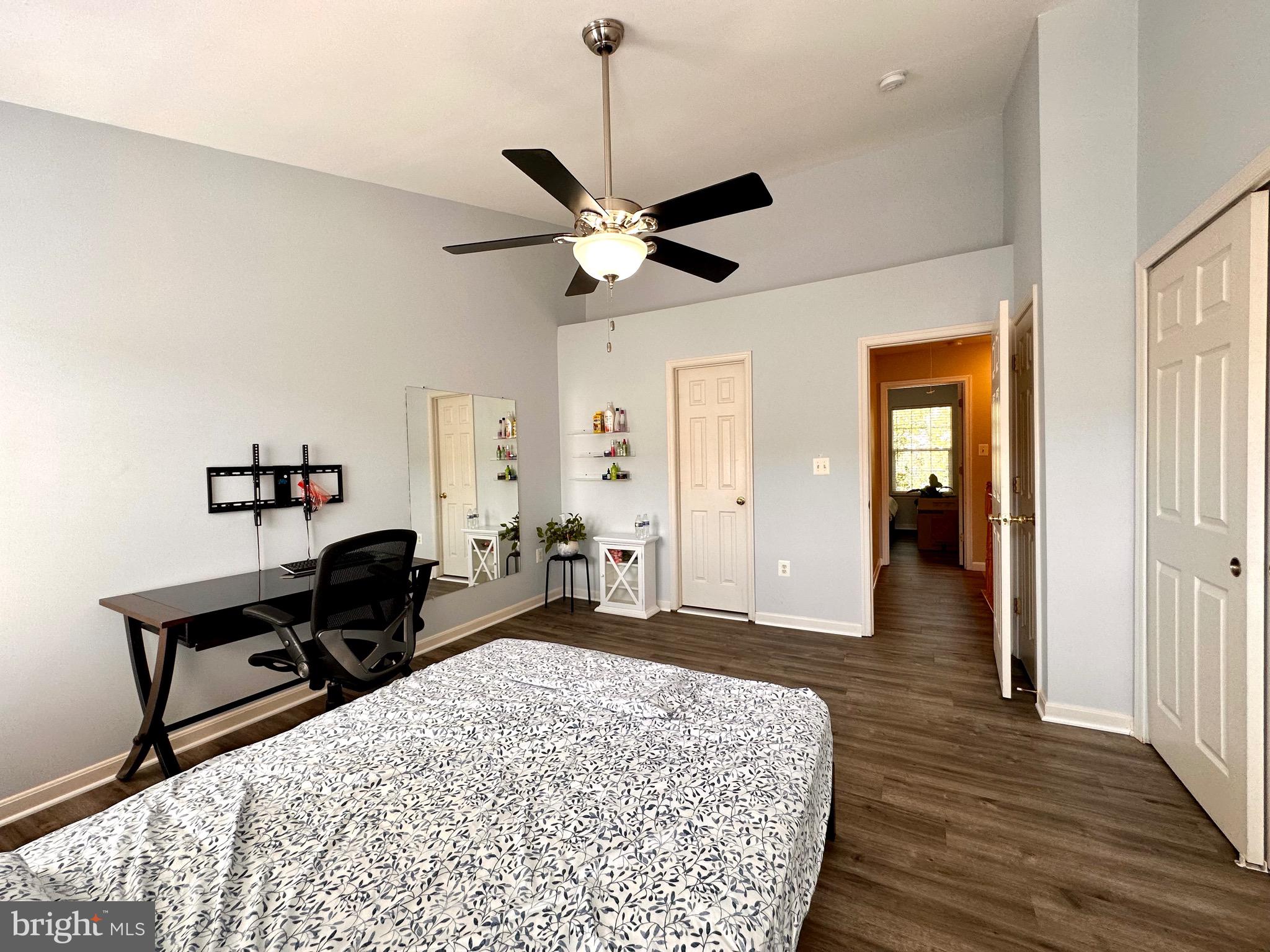 MCNAIR FARMS LANDBAY - Residential Lease