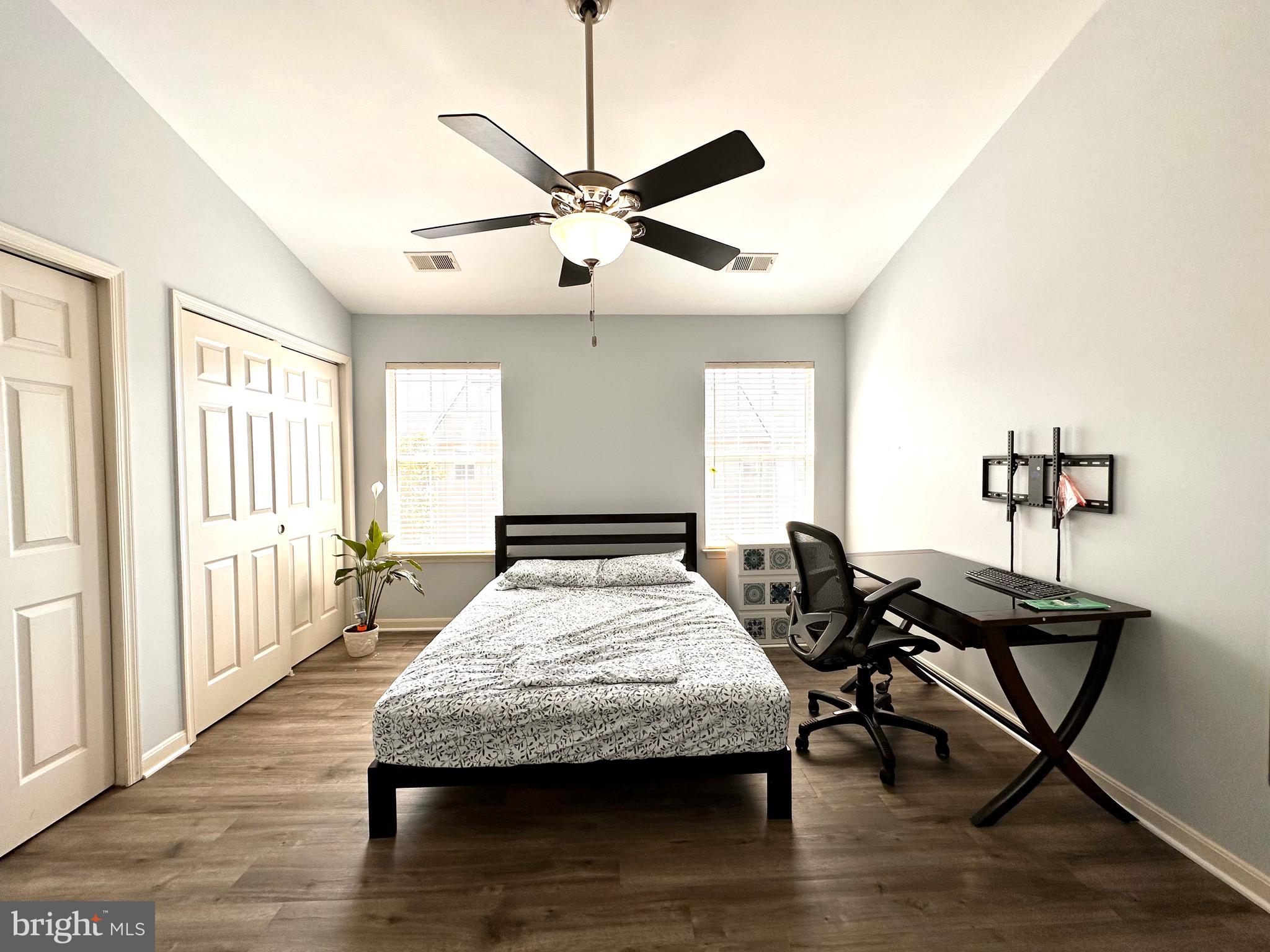 MCNAIR FARMS LANDBAY - Residential Lease