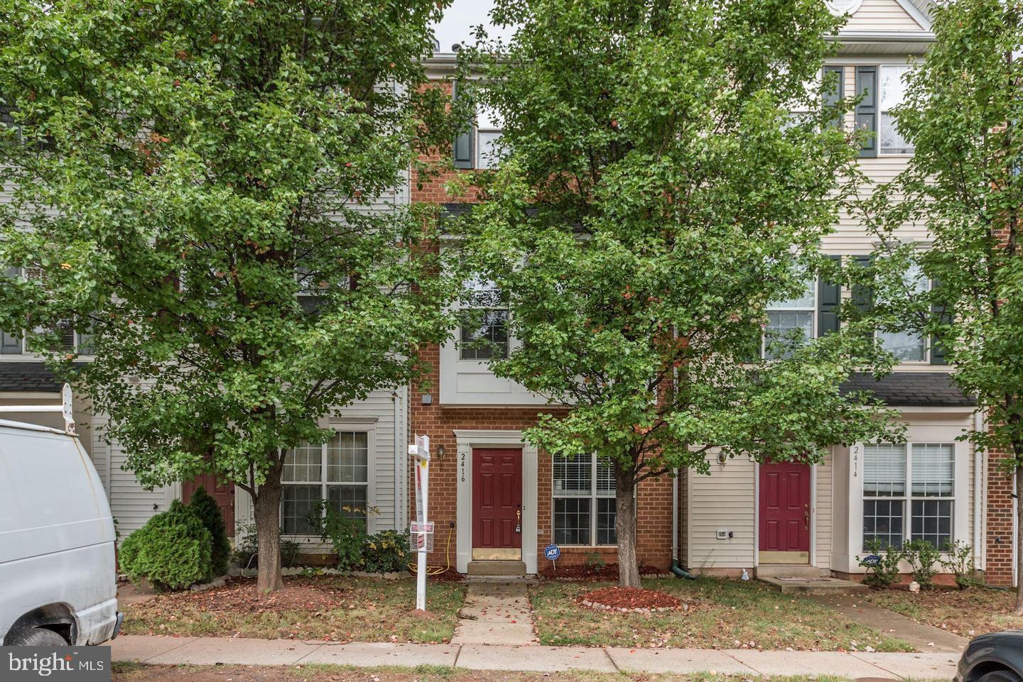 MCNAIR FARMS LANDBAY - Residential Lease