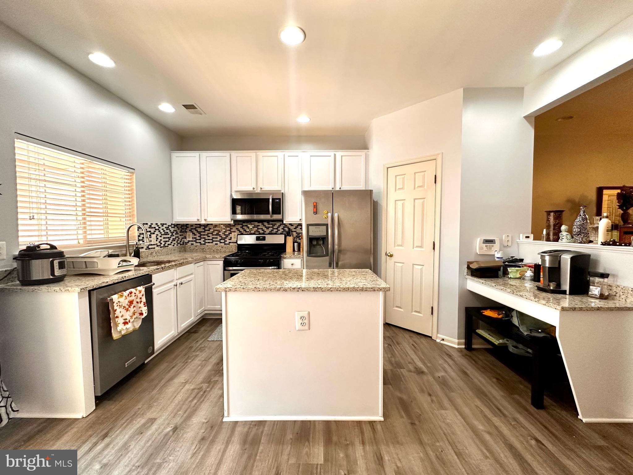 MCNAIR FARMS LANDBAY - Residential Lease