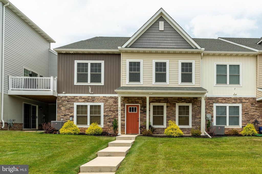 Photo of 2577 CAMAS LN, EAST PETERSBURG, PA 17520 (MLS # PALA2036592)