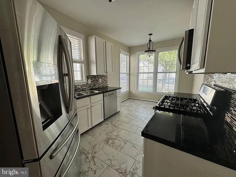 6572 CREEK RUN DRIVE