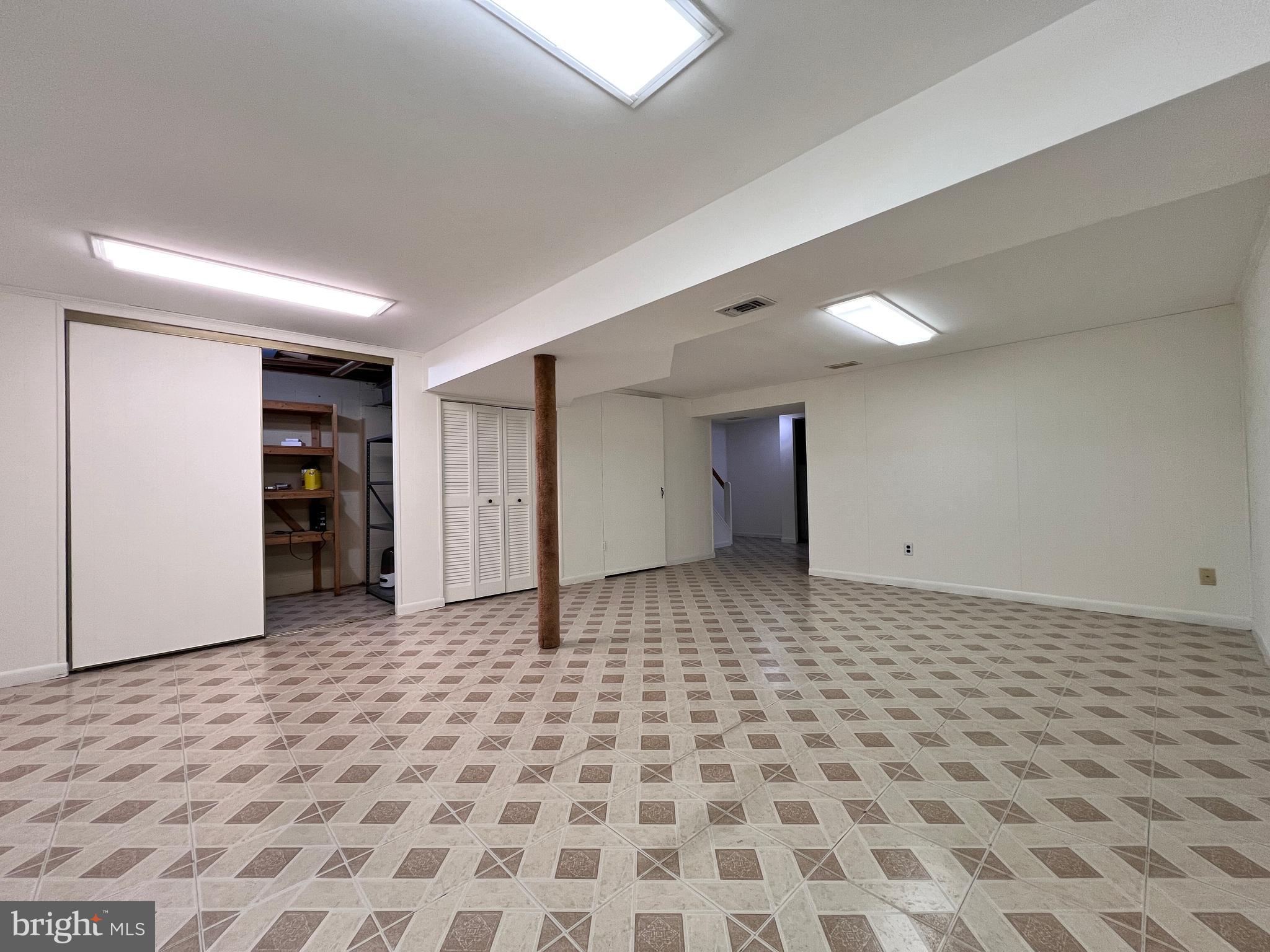 VILLAGE OF WILDE LAKE - Residential Lease