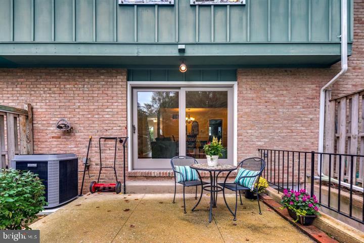 VILLAGE OF WILDE LAKE - Residential Lease