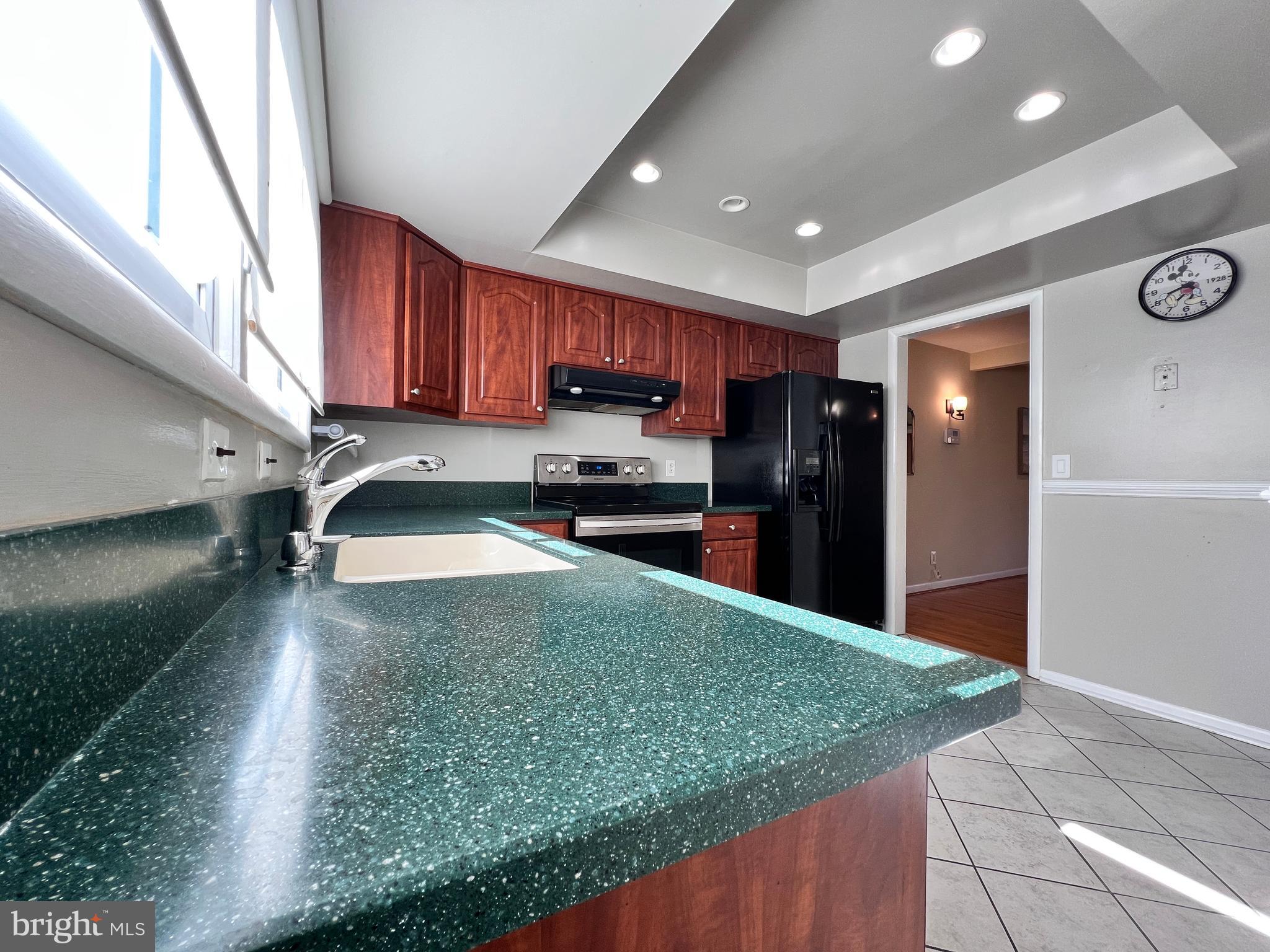 VILLAGE OF WILDE LAKE - Residential Lease