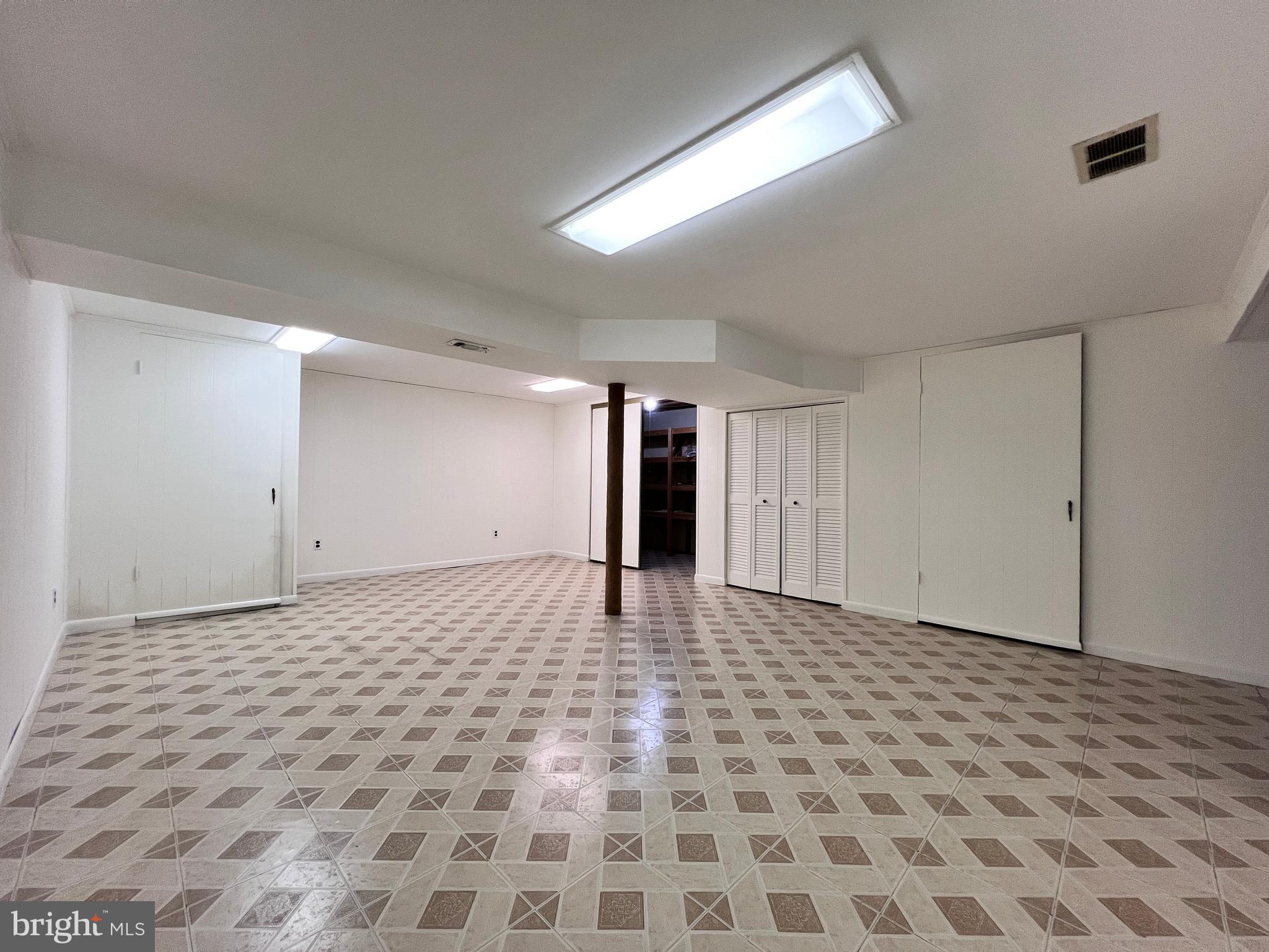 VILLAGE OF WILDE LAKE - Residential Lease