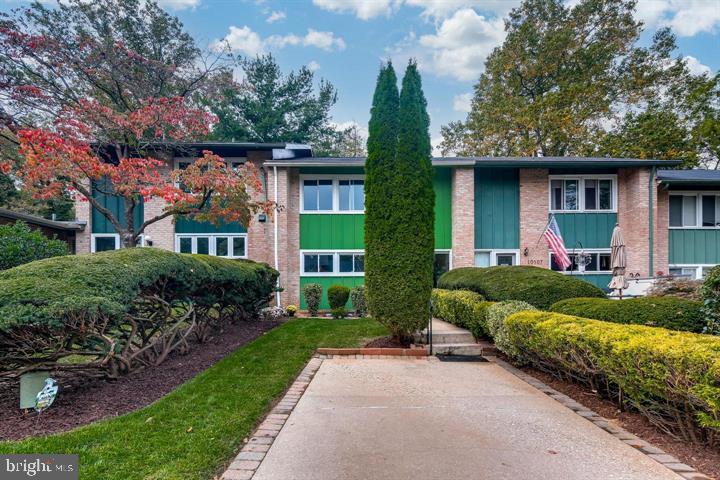 VILLAGE OF WILDE LAKE - Residential Lease