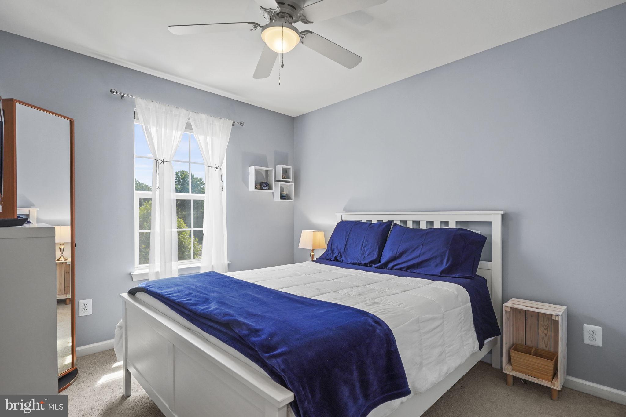 FEATHERSTONE STATION - Residential