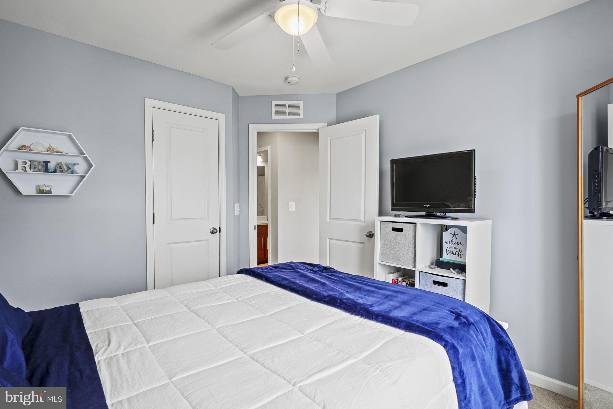 FEATHERSTONE STATION - Residential