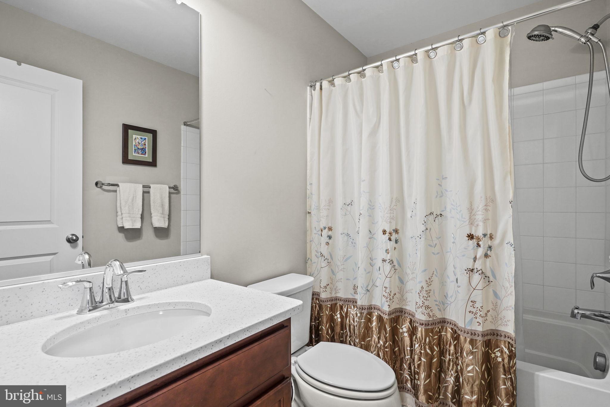 FEATHERSTONE STATION - Residential