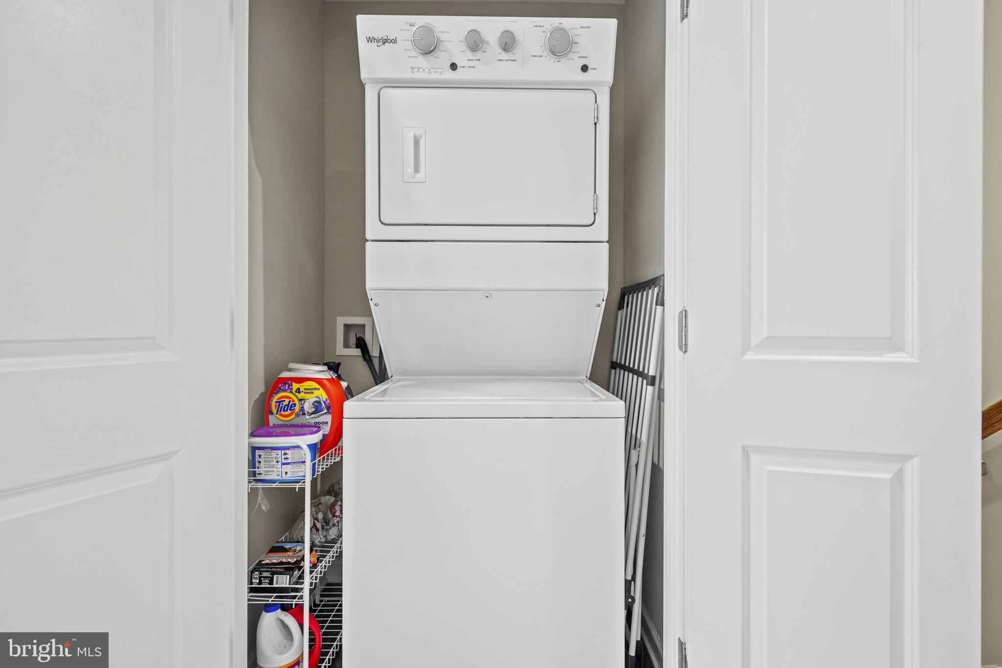 FEATHERSTONE STATION - Residential