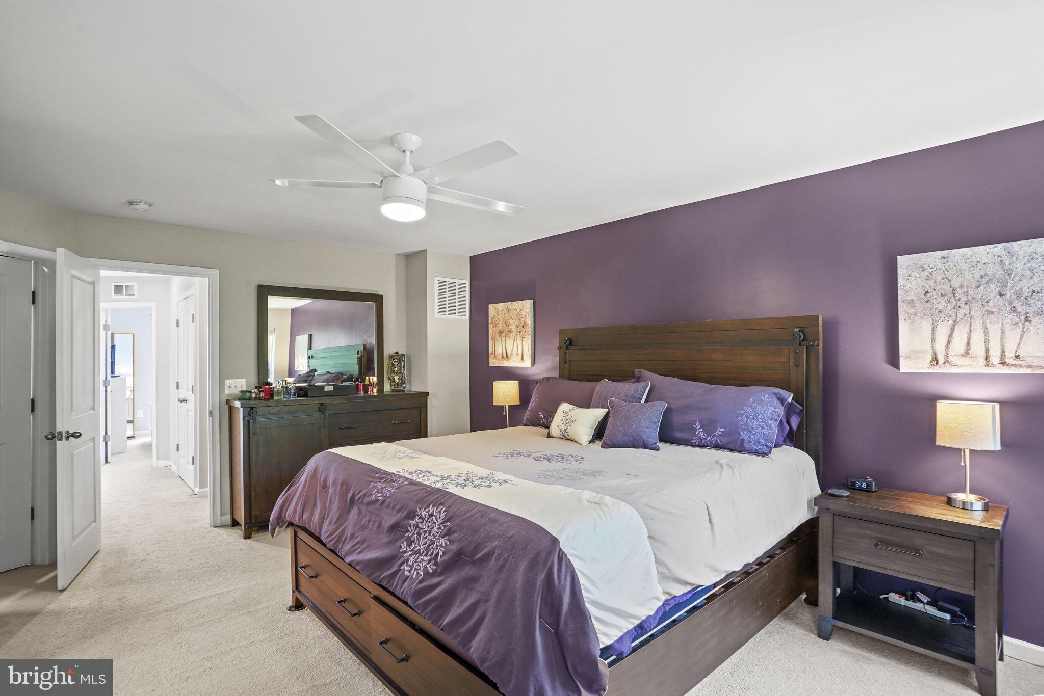 FEATHERSTONE STATION - Residential