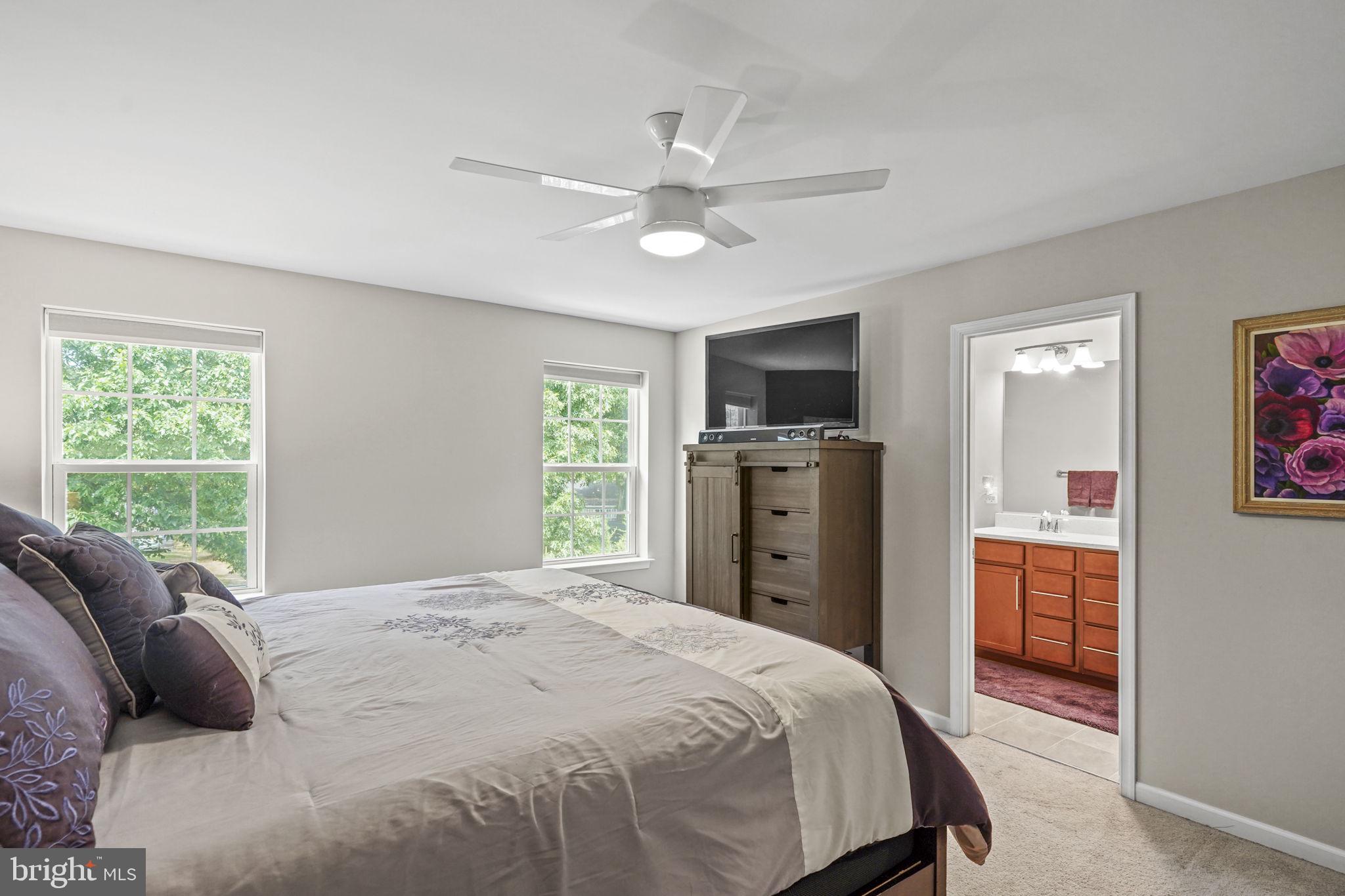 FEATHERSTONE STATION - Residential