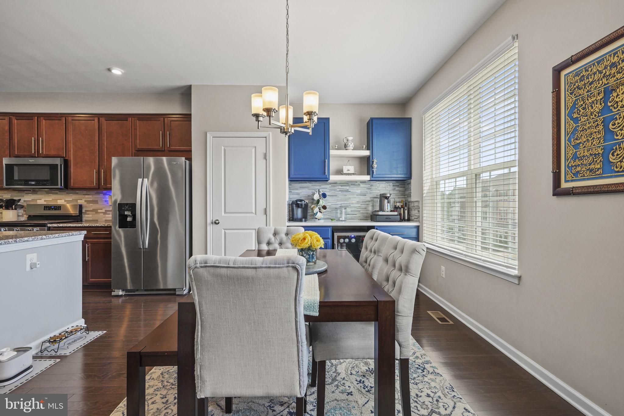 FEATHERSTONE STATION - Residential