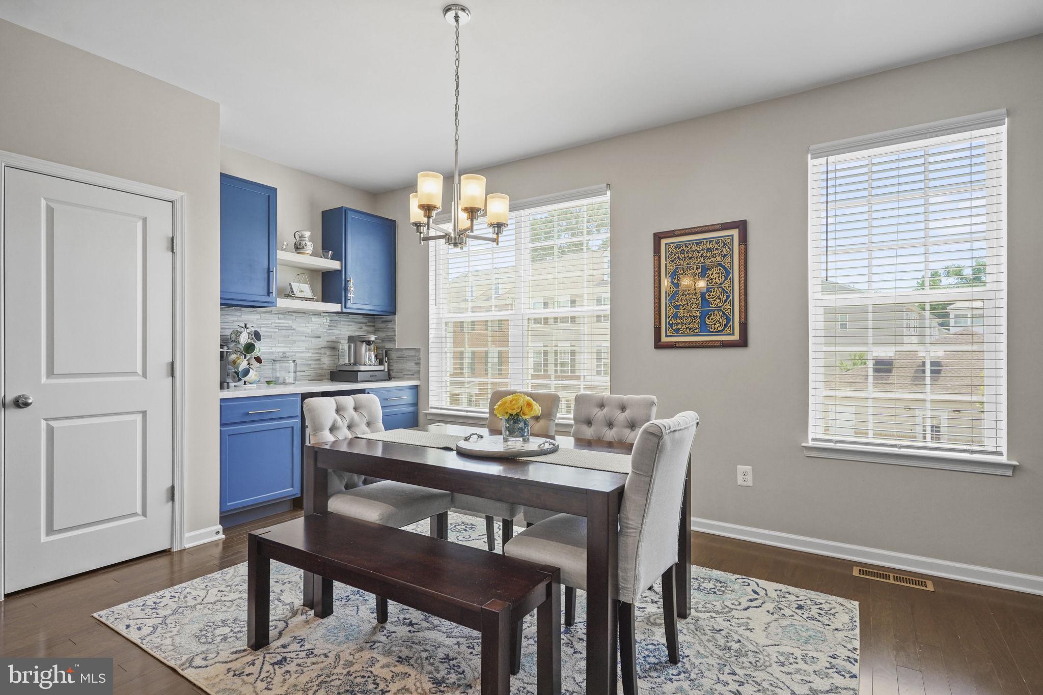 FEATHERSTONE STATION - Residential