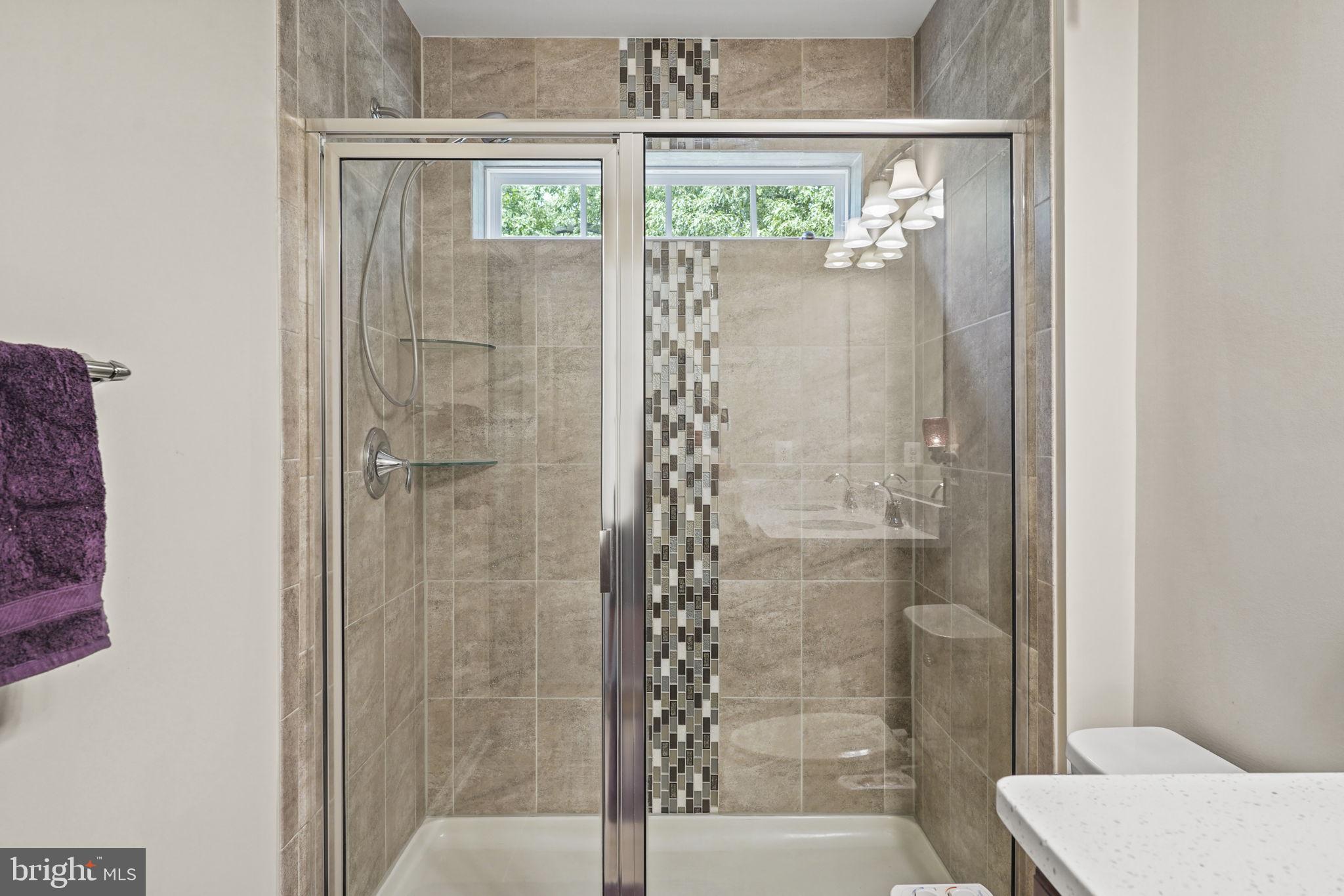 FEATHERSTONE STATION - Residential