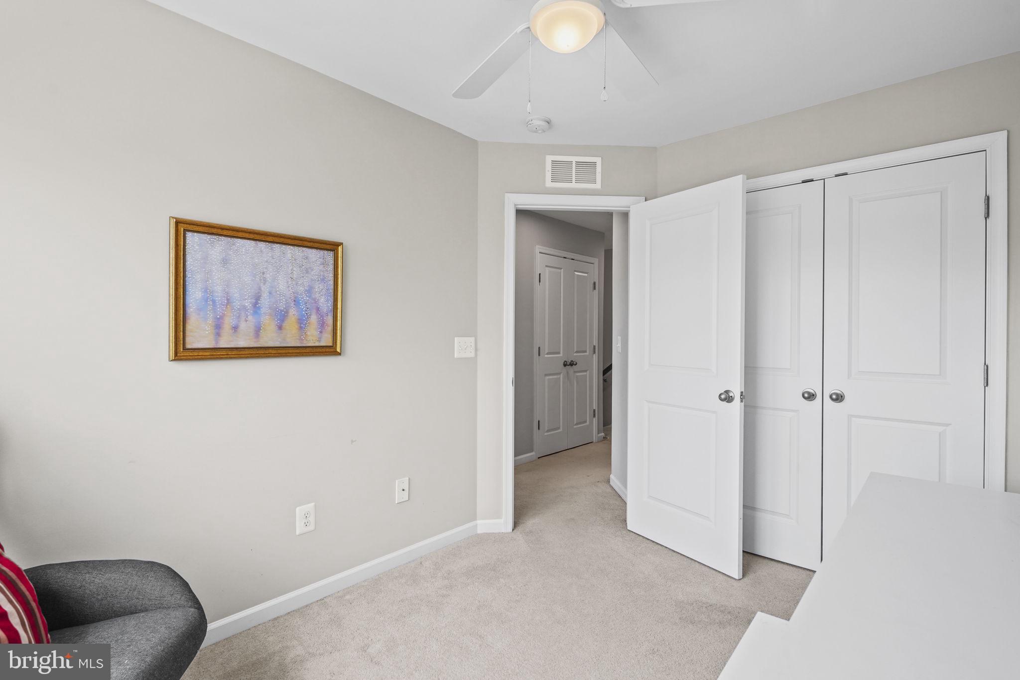 FEATHERSTONE STATION - Residential