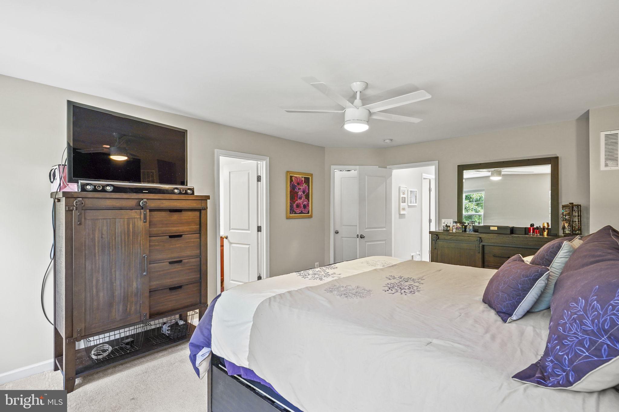 FEATHERSTONE STATION - Residential