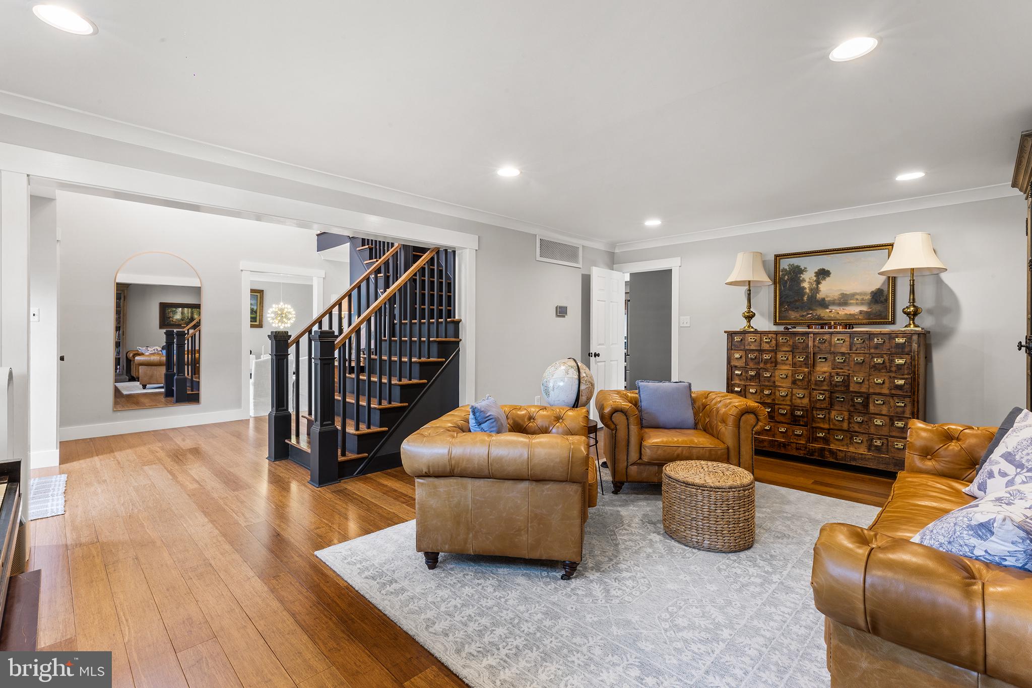 918 HAMILTON DRIVE