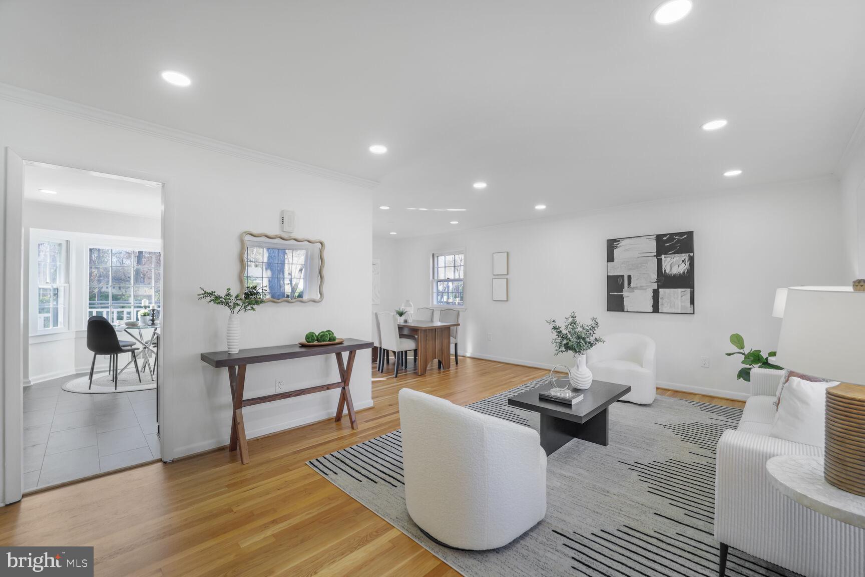 RIVERSIDE ESTATES - Residential