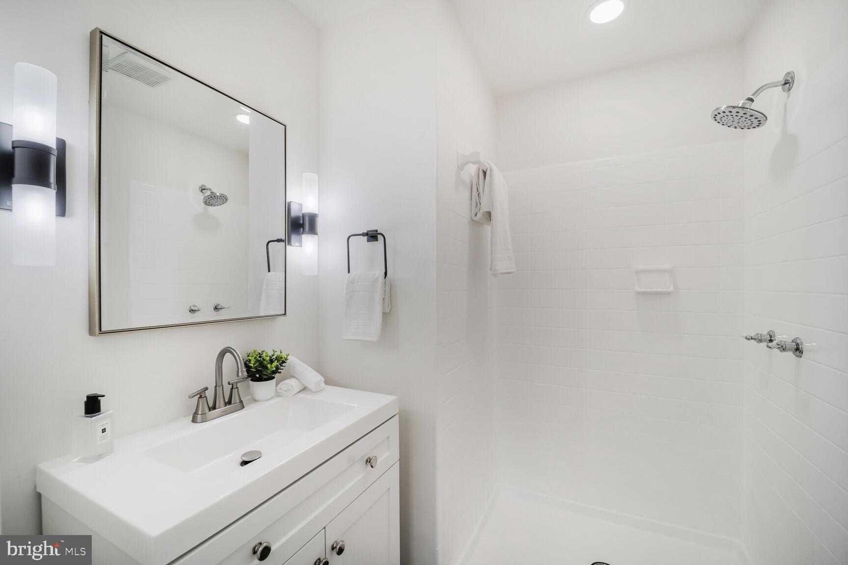 RIVERSIDE ESTATES - Residential