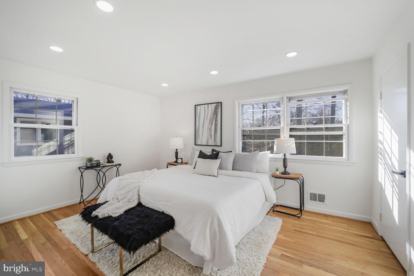 RIVERSIDE ESTATES - Residential