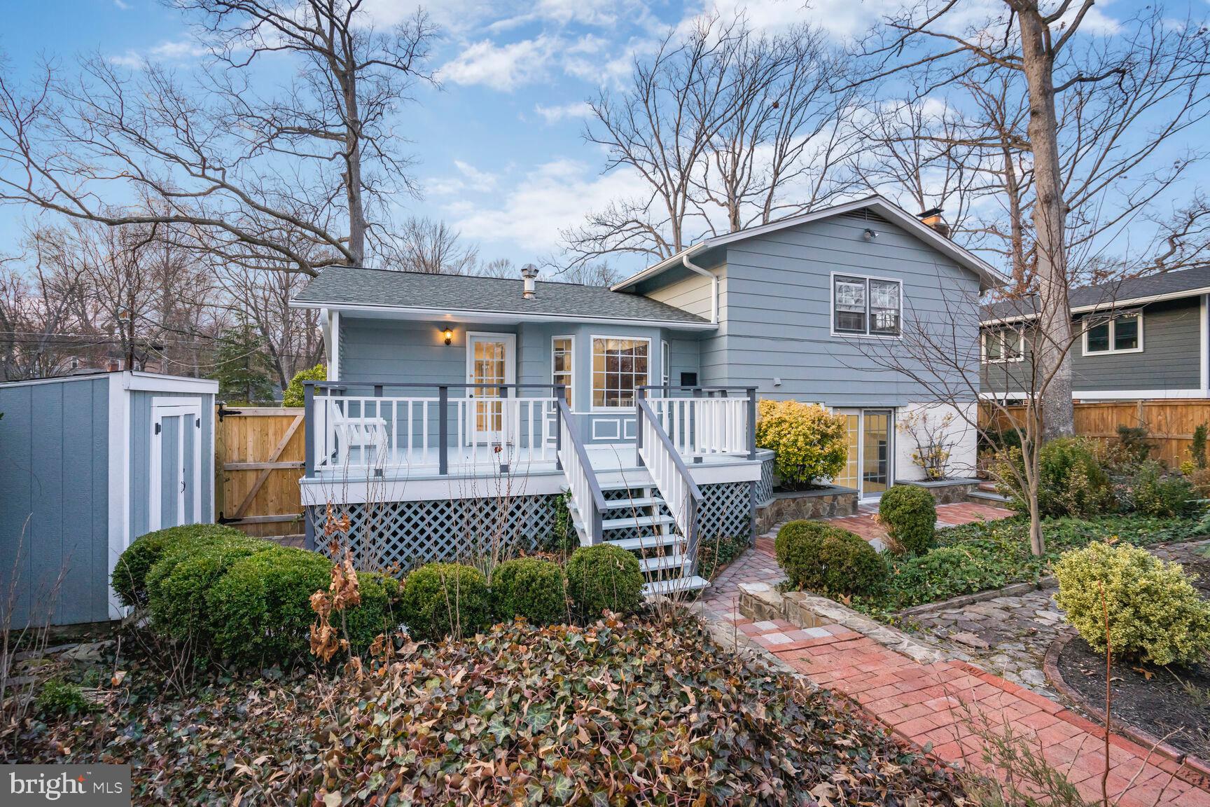 RIVERSIDE ESTATES - Residential